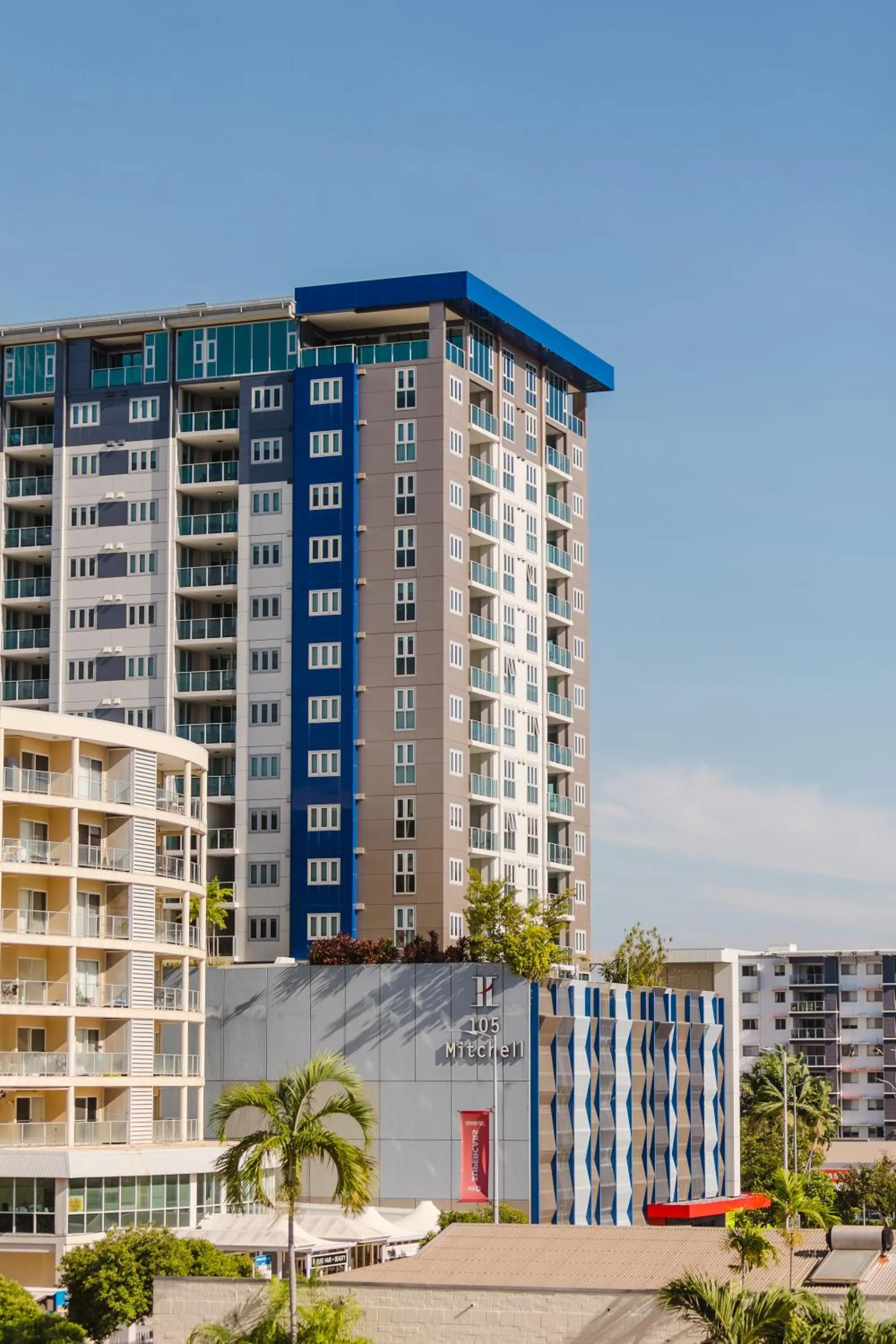 Property building in H on Mitchell Apartment Hotel