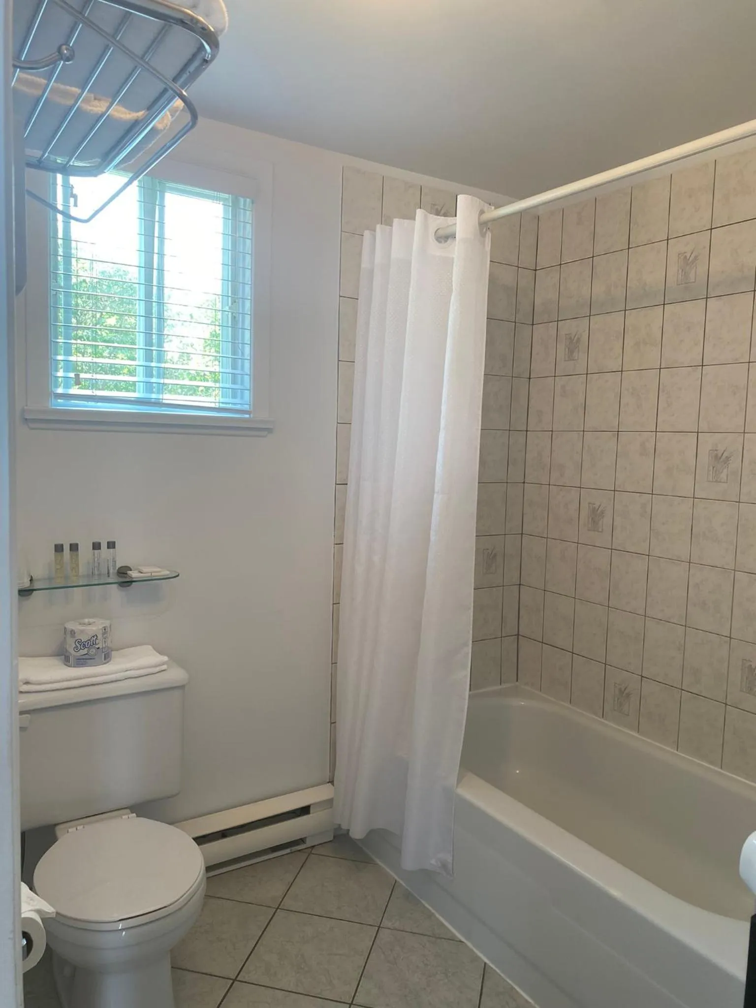 Bathroom in Motel Centre-Ville