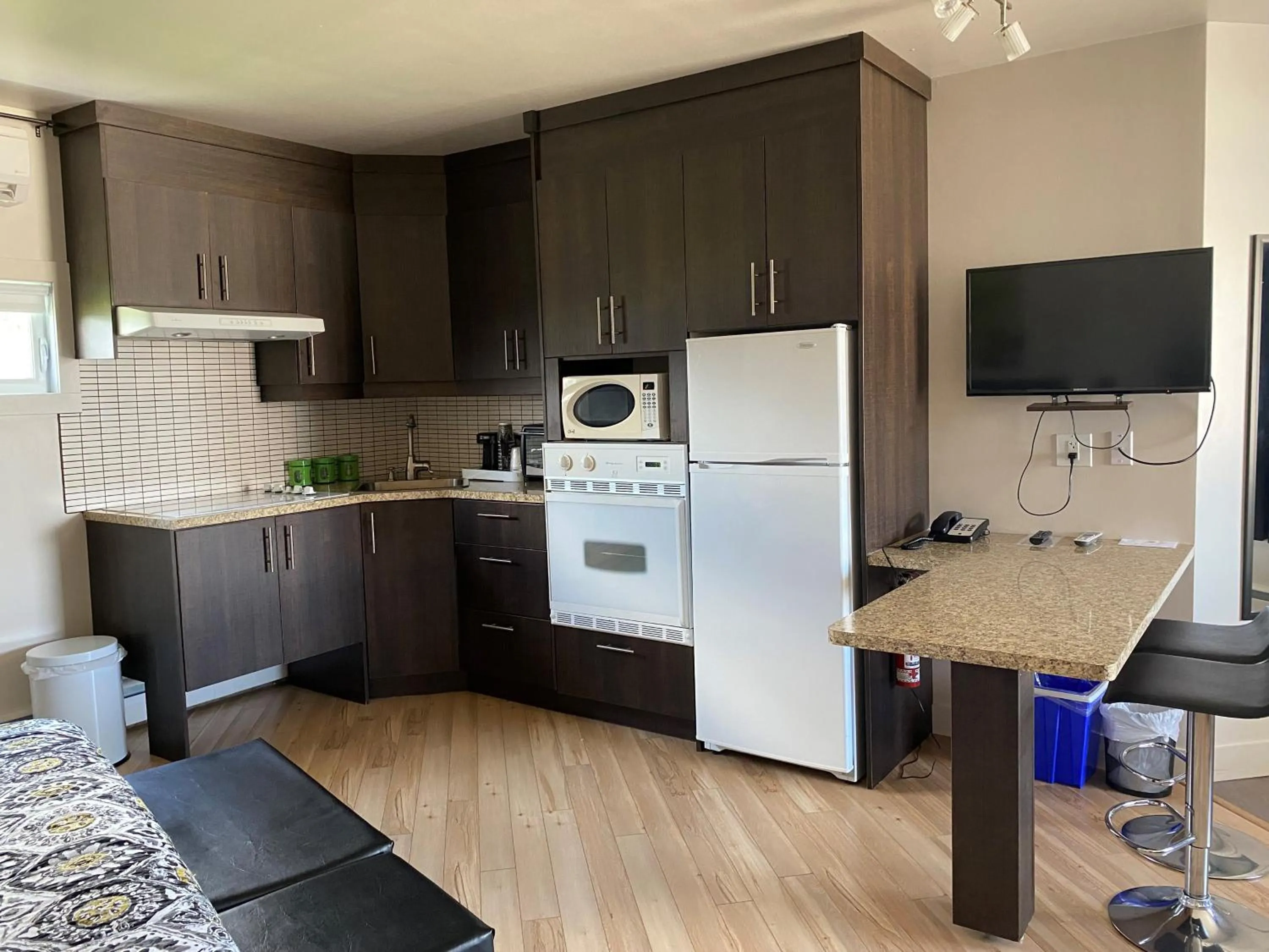 Kitchen or kitchenette in Motel Centre-Ville