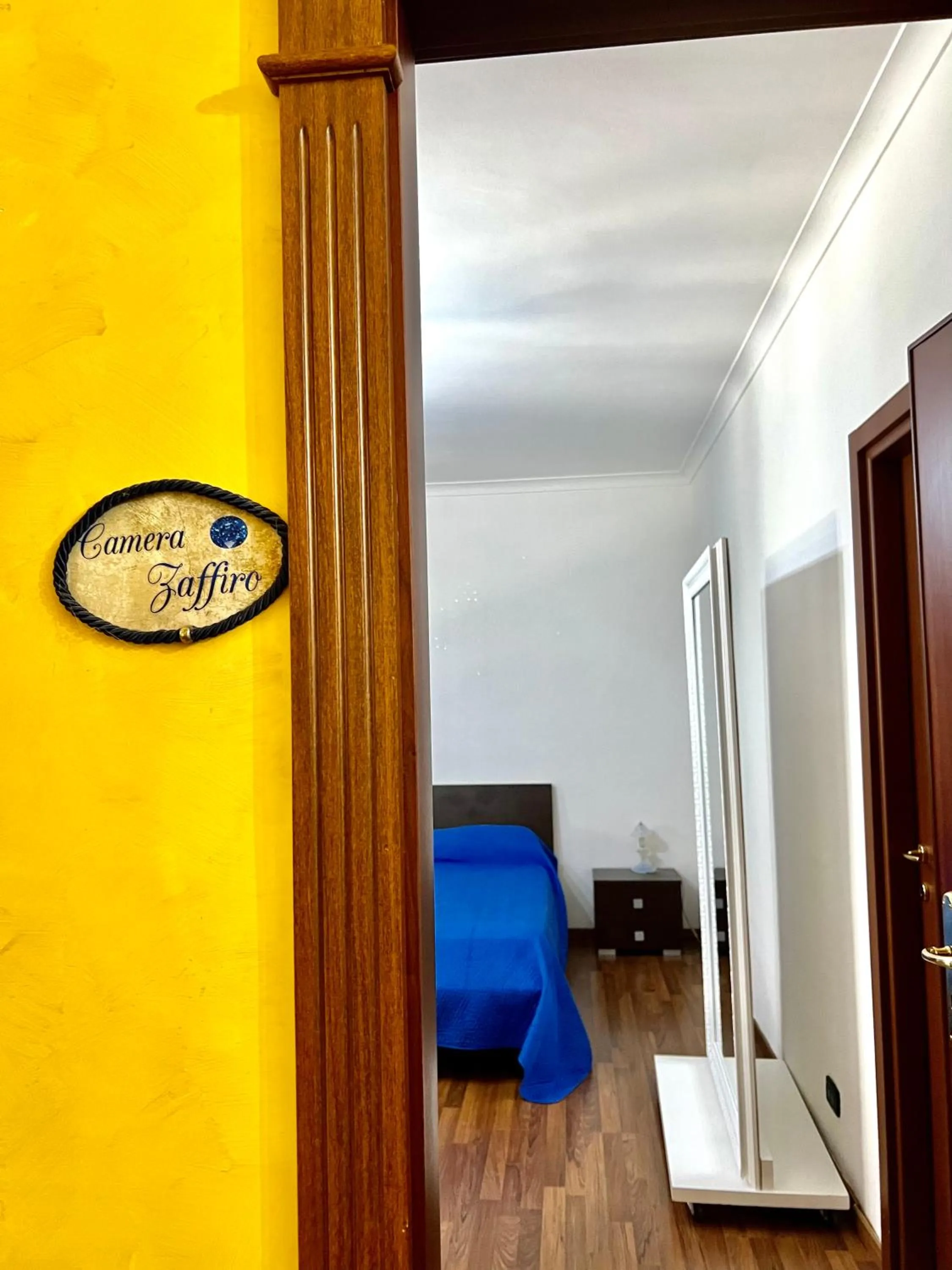 Photo of the whole room, Bed in Lo Scrigno B&B