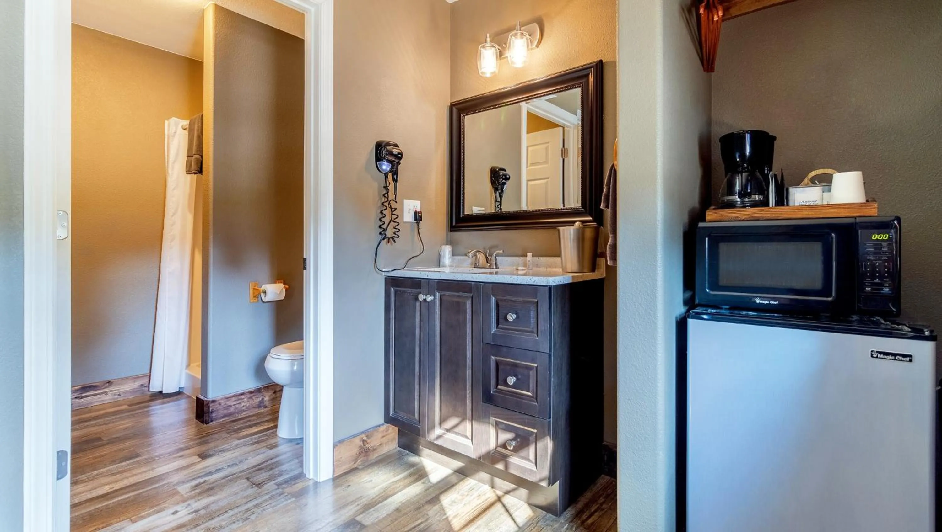Bathroom in Dodge Peak Lodge