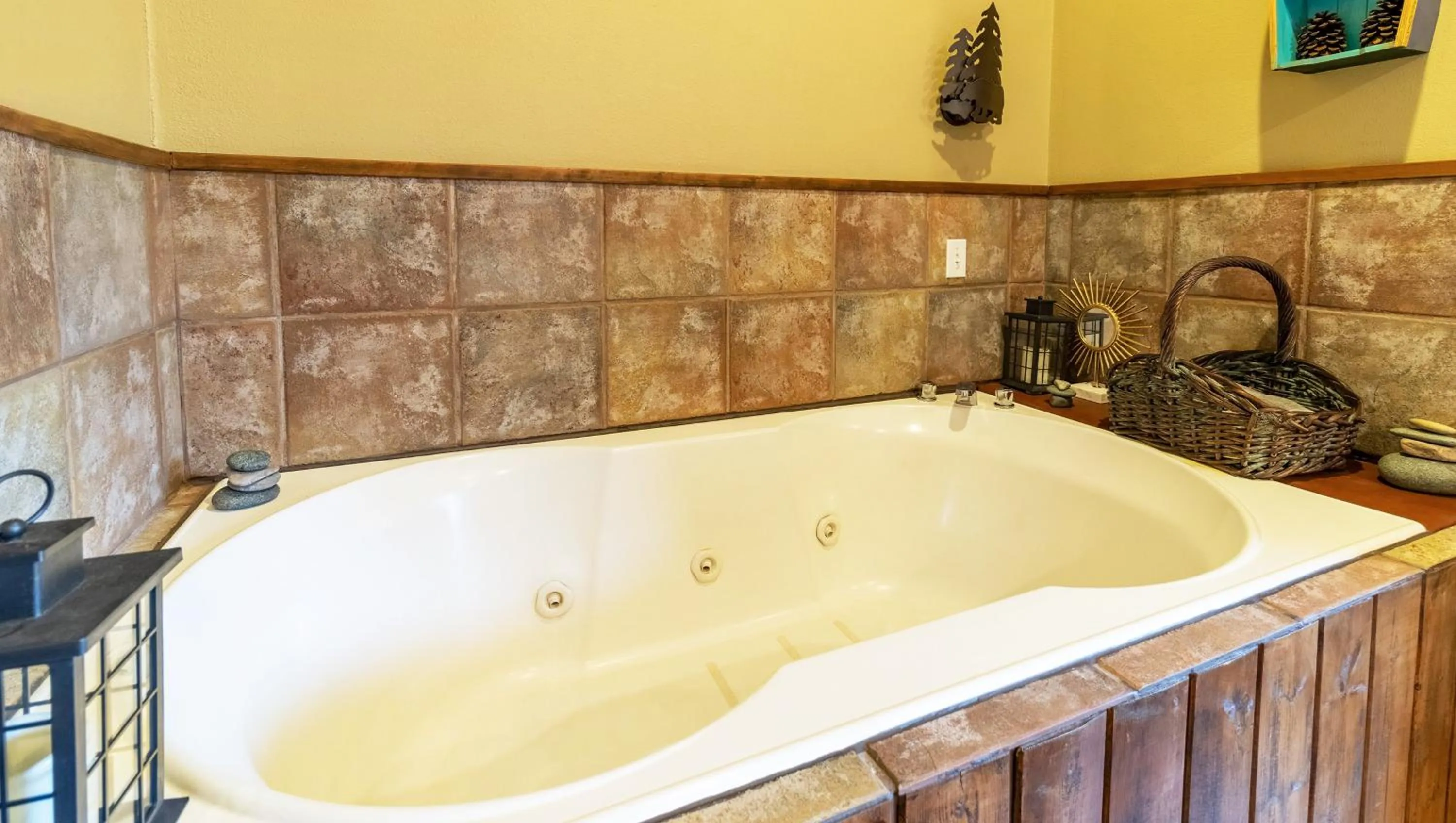 Bathroom in Dodge Peak Lodge