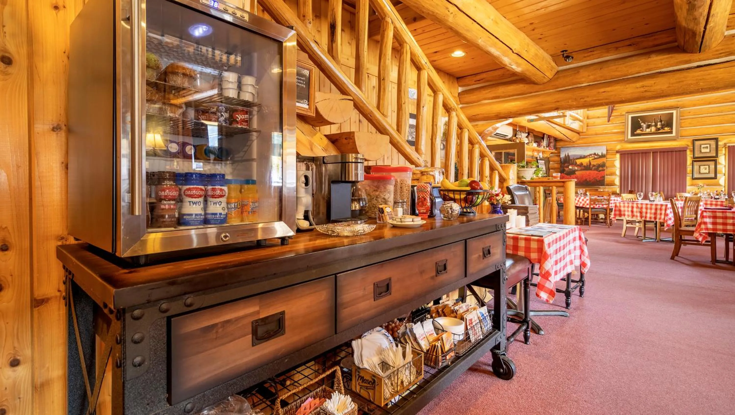 Breakfast in Dodge Peak Lodge