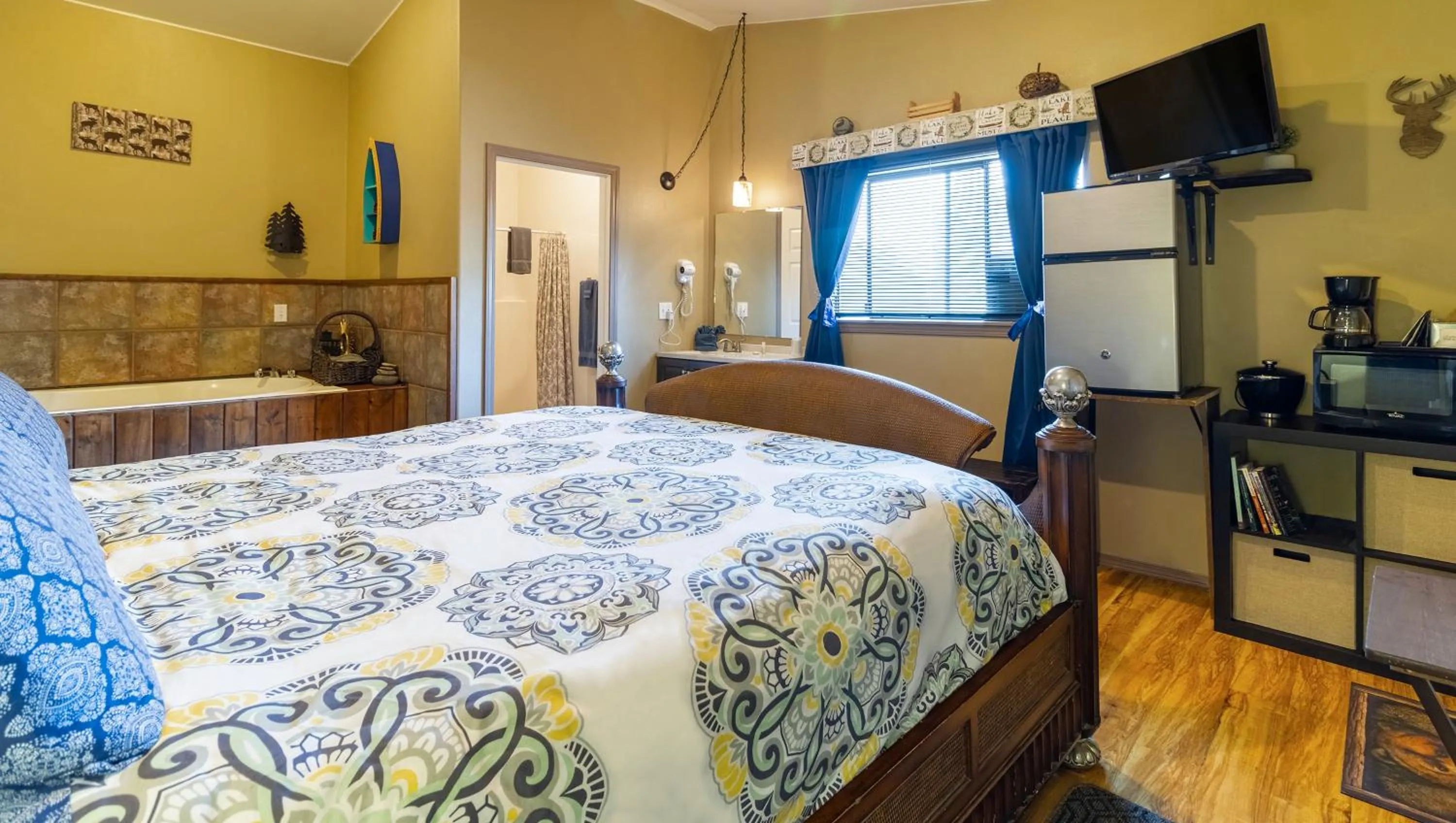 Bedroom, Bed in Dodge Peak Lodge