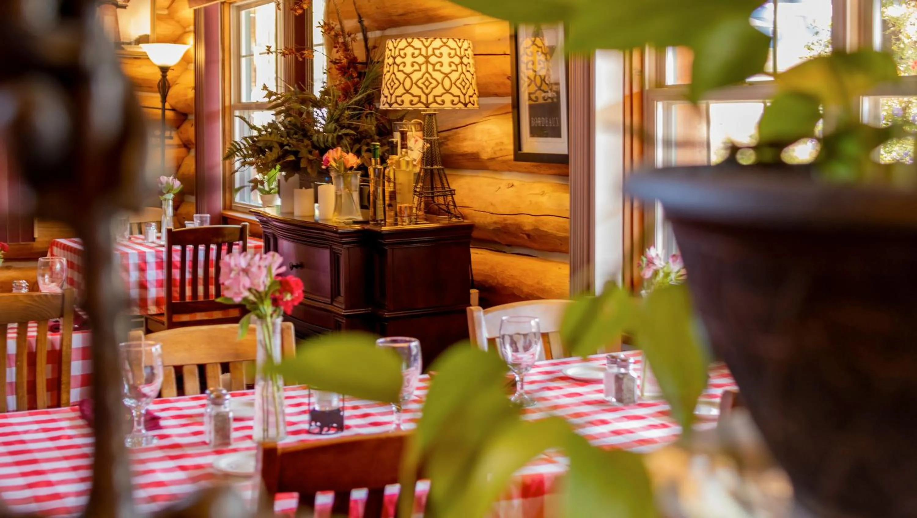 Restaurant/places to eat in Dodge Peak Lodge