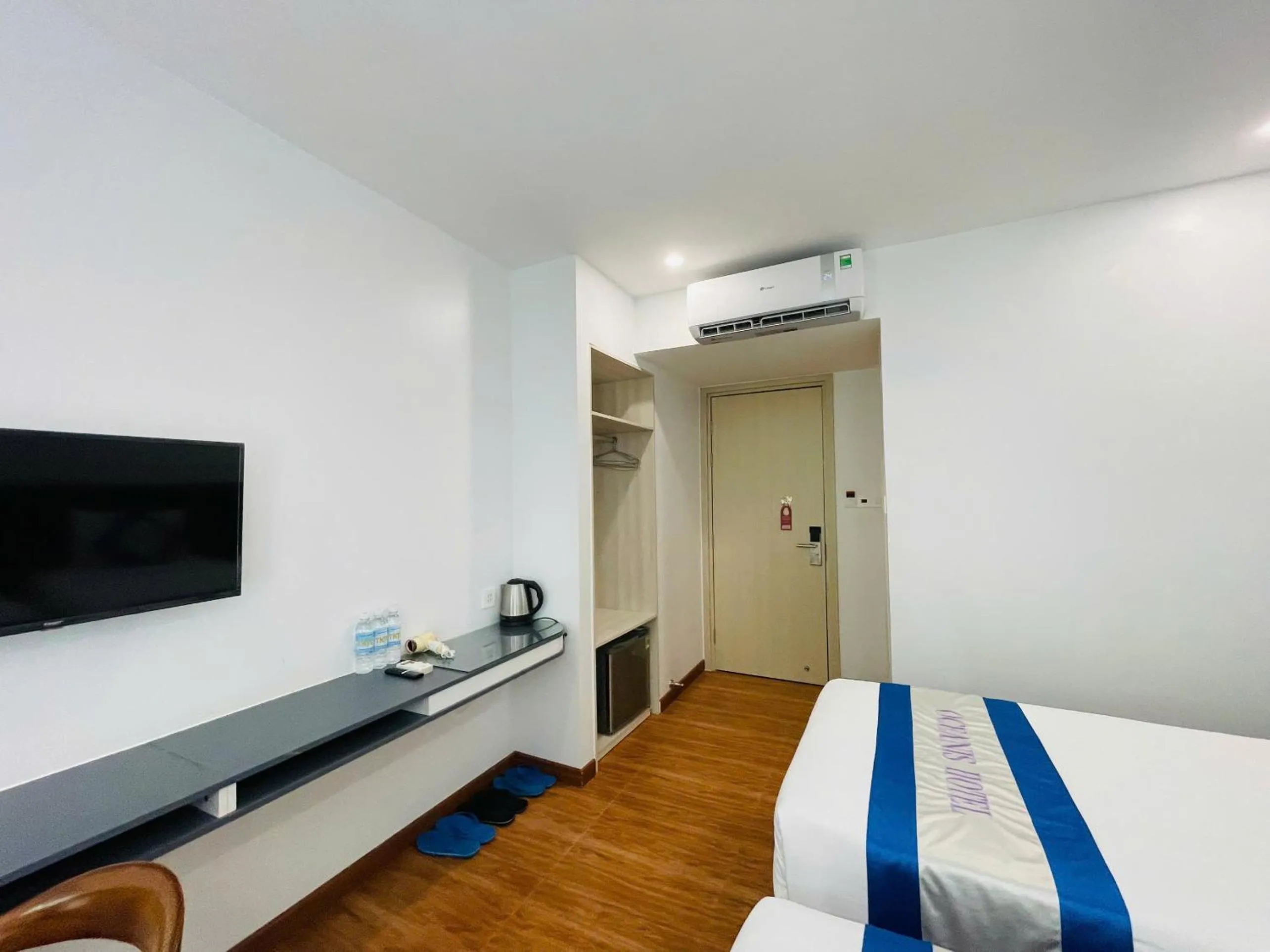 TV and multimedia, Bed in Oceanis Hotel