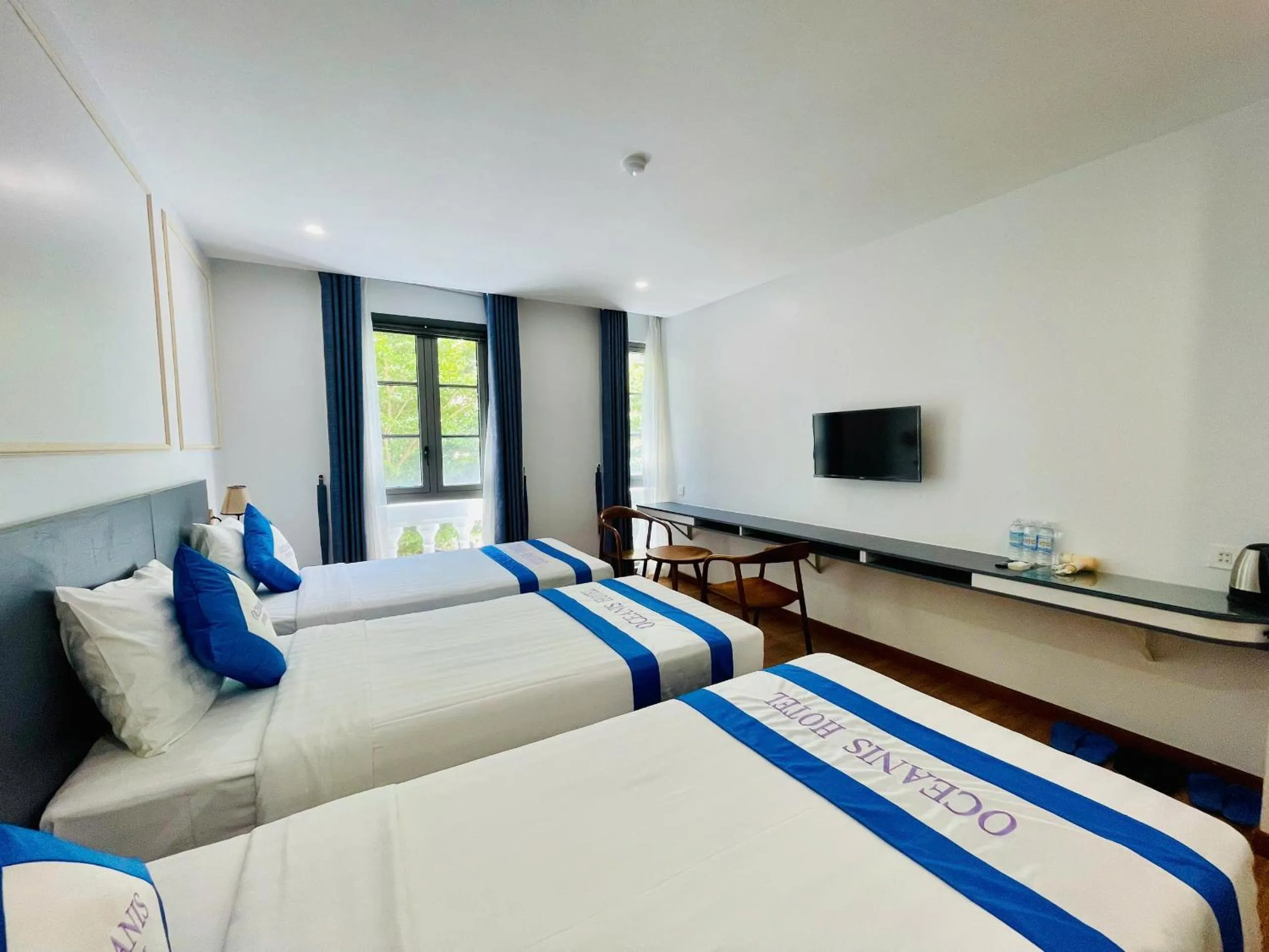 Photo of the whole room, Bed in Oceanis Hotel