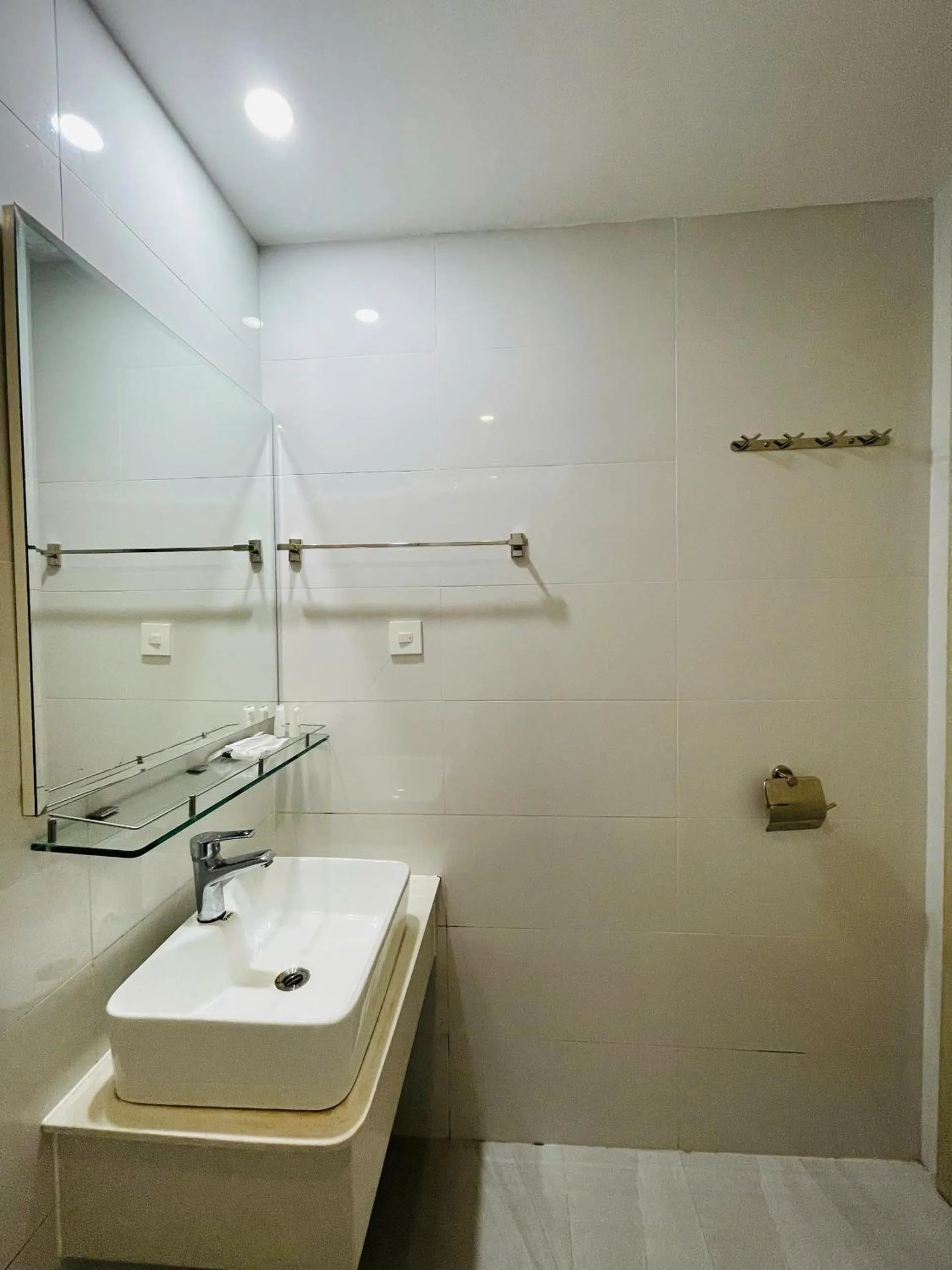 Bathroom in Oceanis Hotel