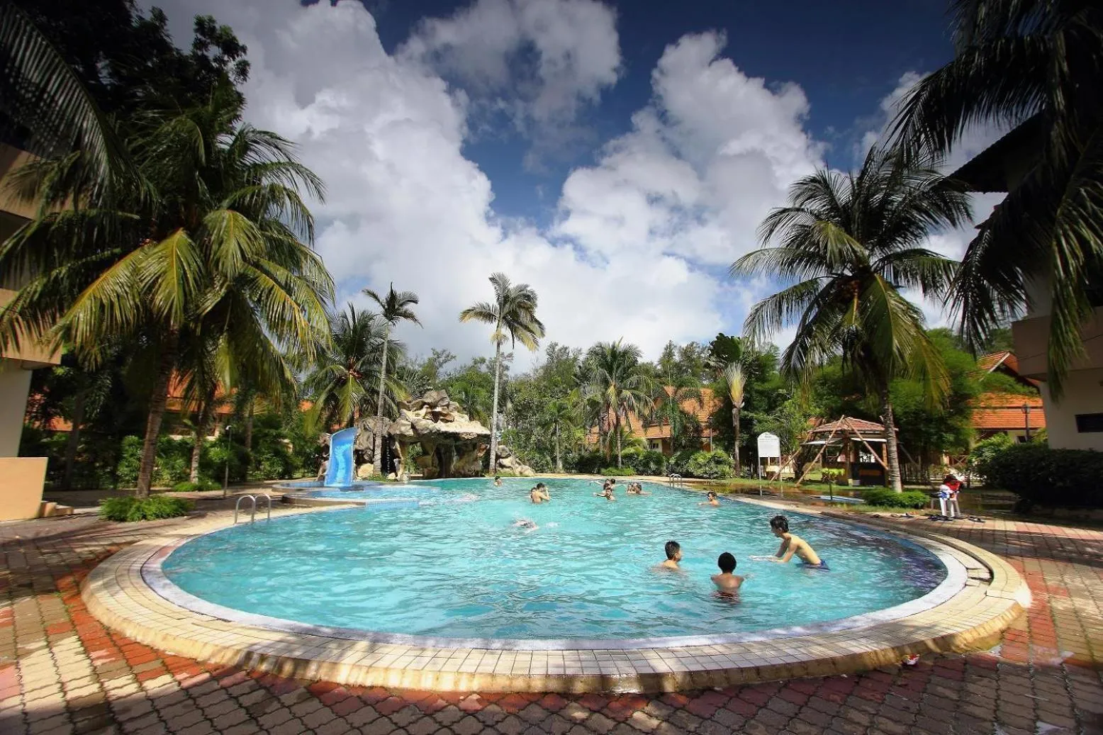 Swimming pool in Rompin Beach Resorts