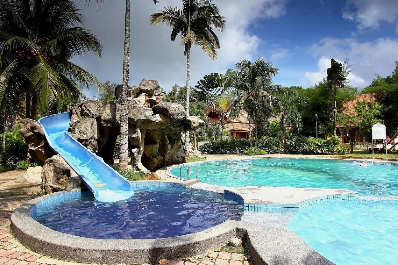 Swimming pool in Rompin Beach Resorts