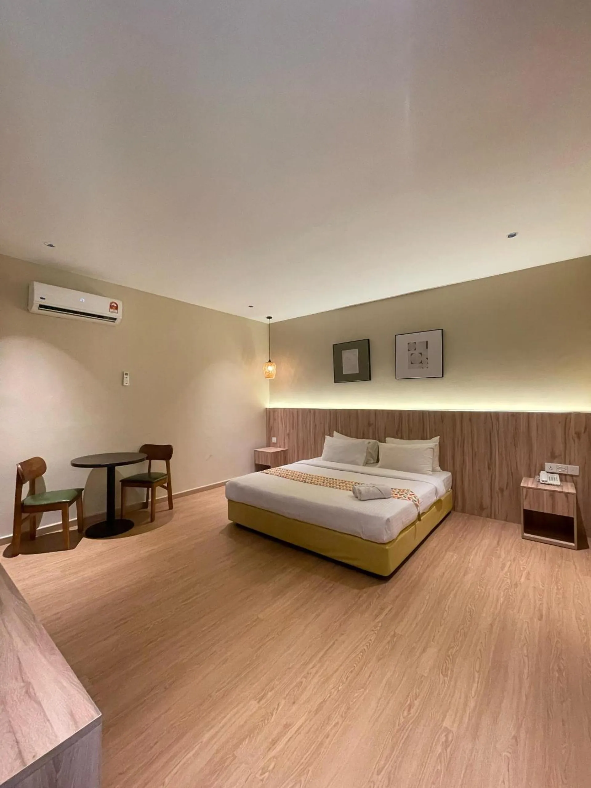 Toilet, Bed in Rompin Beach Resorts
