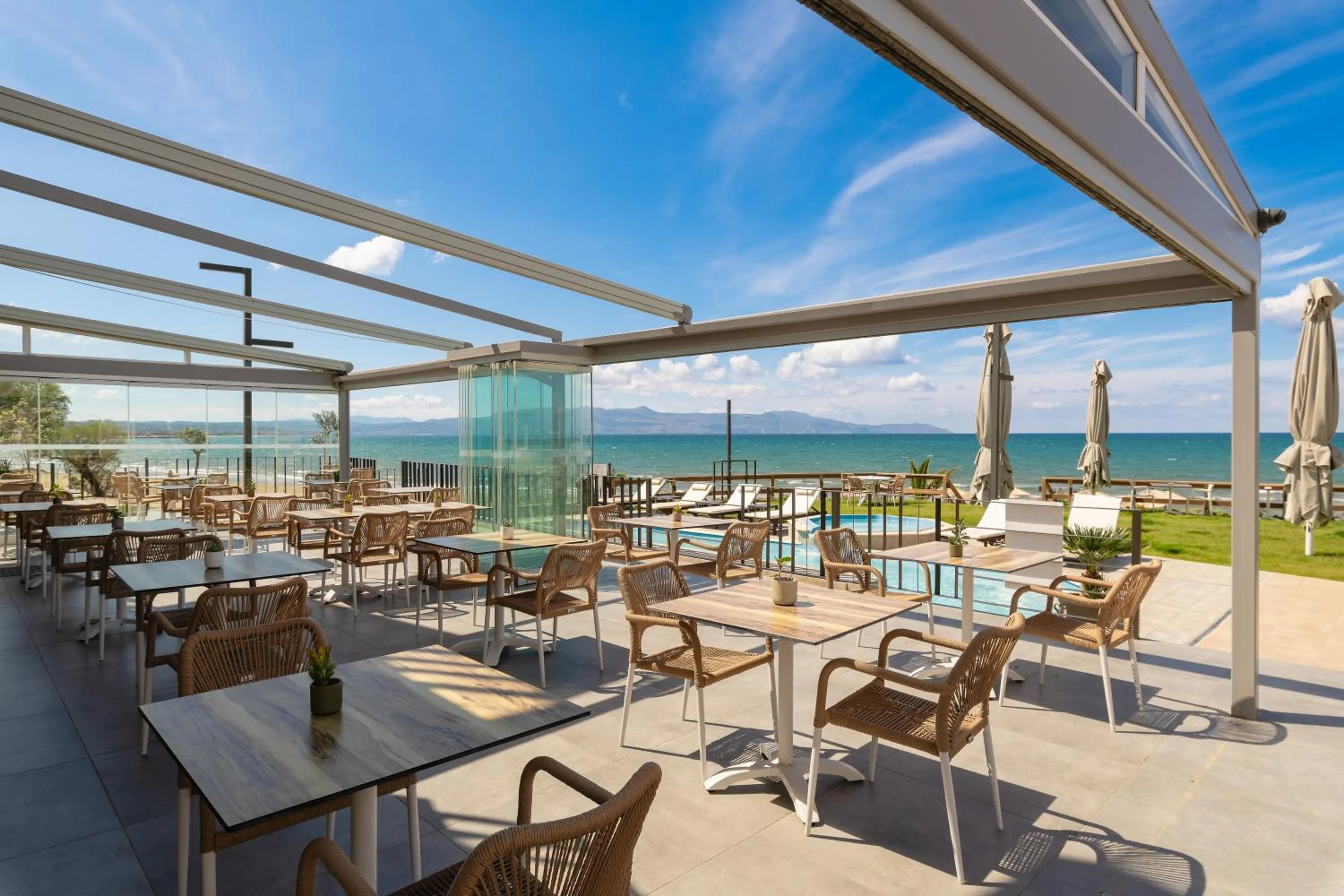 Restaurant/places to eat in Elia Agia Marina Hotel