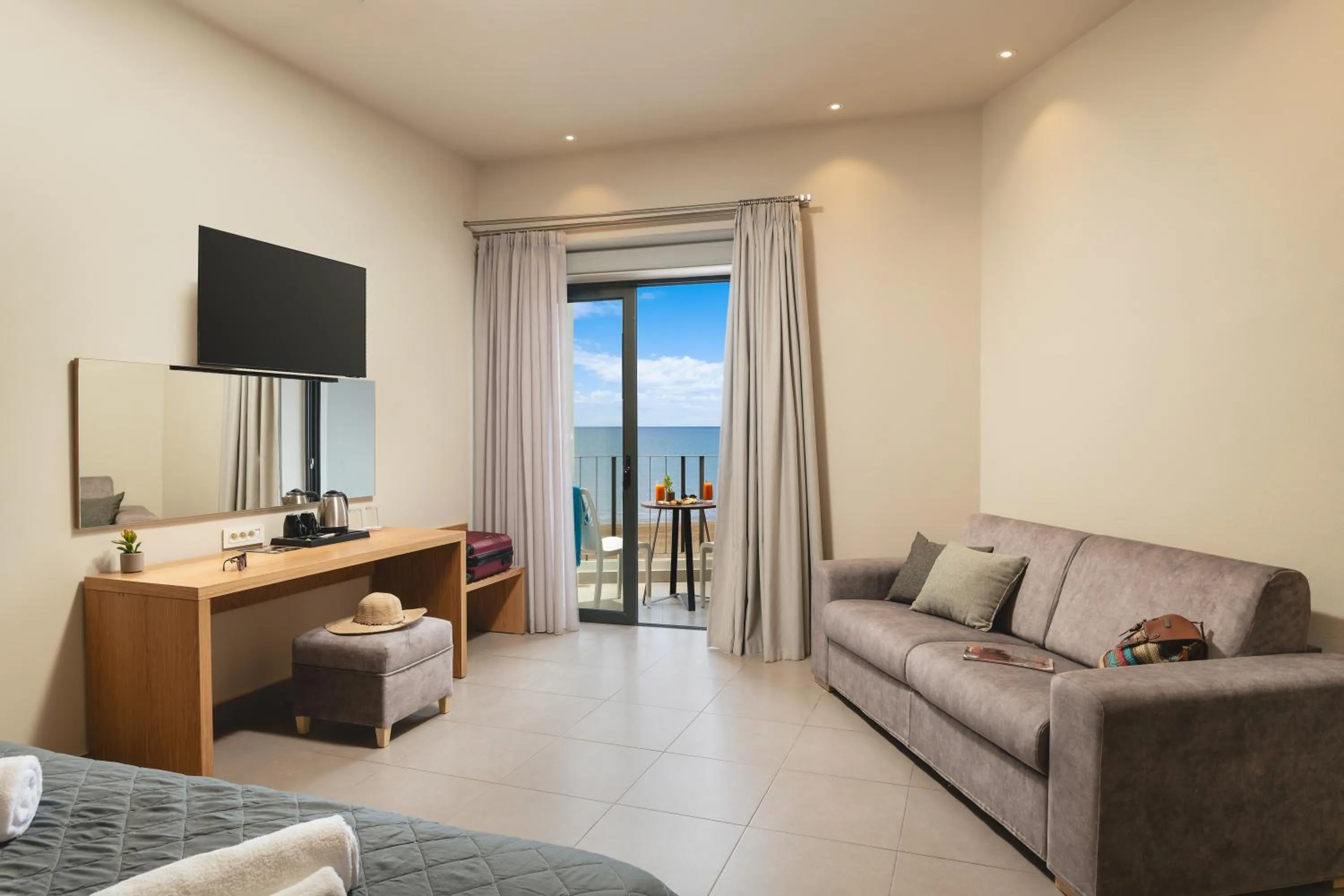 TV and multimedia in Elia Agia Marina Hotel