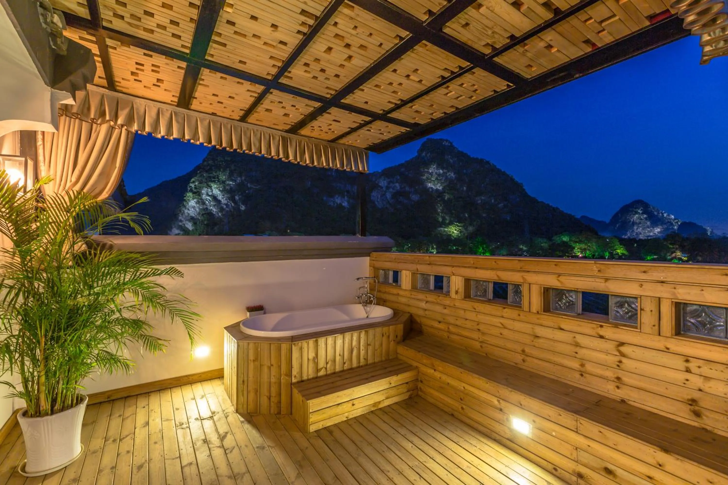 Balcony/Terrace in Moon Flower Hotel