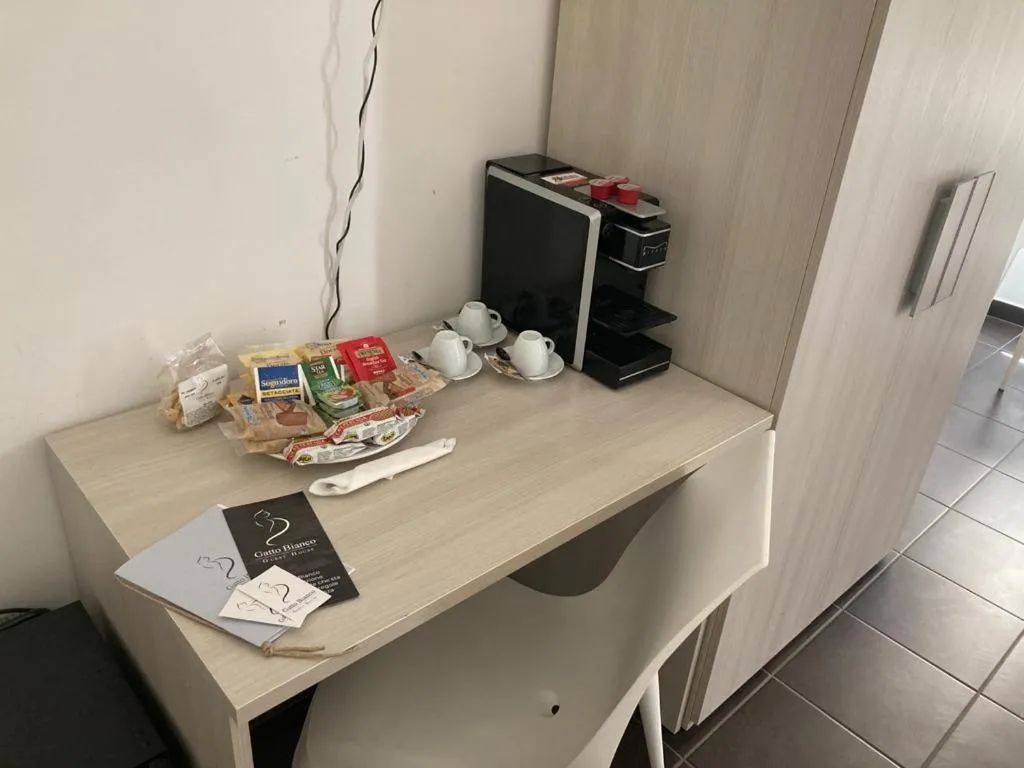 Coffee/tea facilities in Gatto Bianco La Dimora Storica
