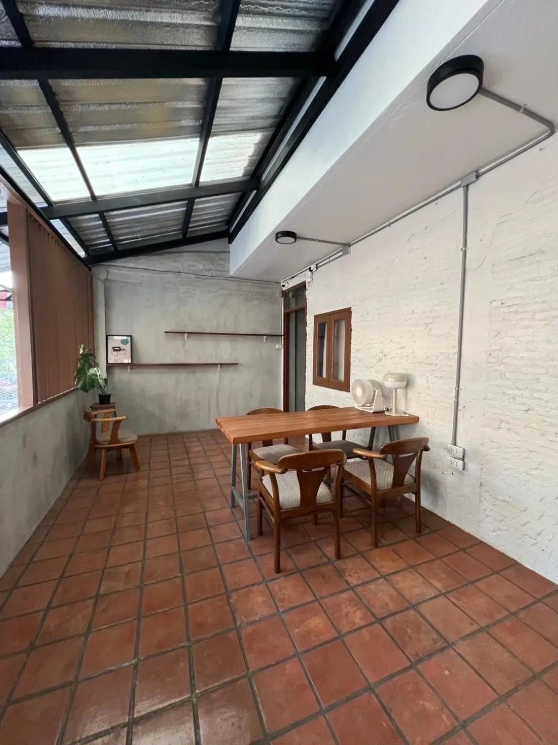 Seating area in Siam Breeze Inn - Self Check-in