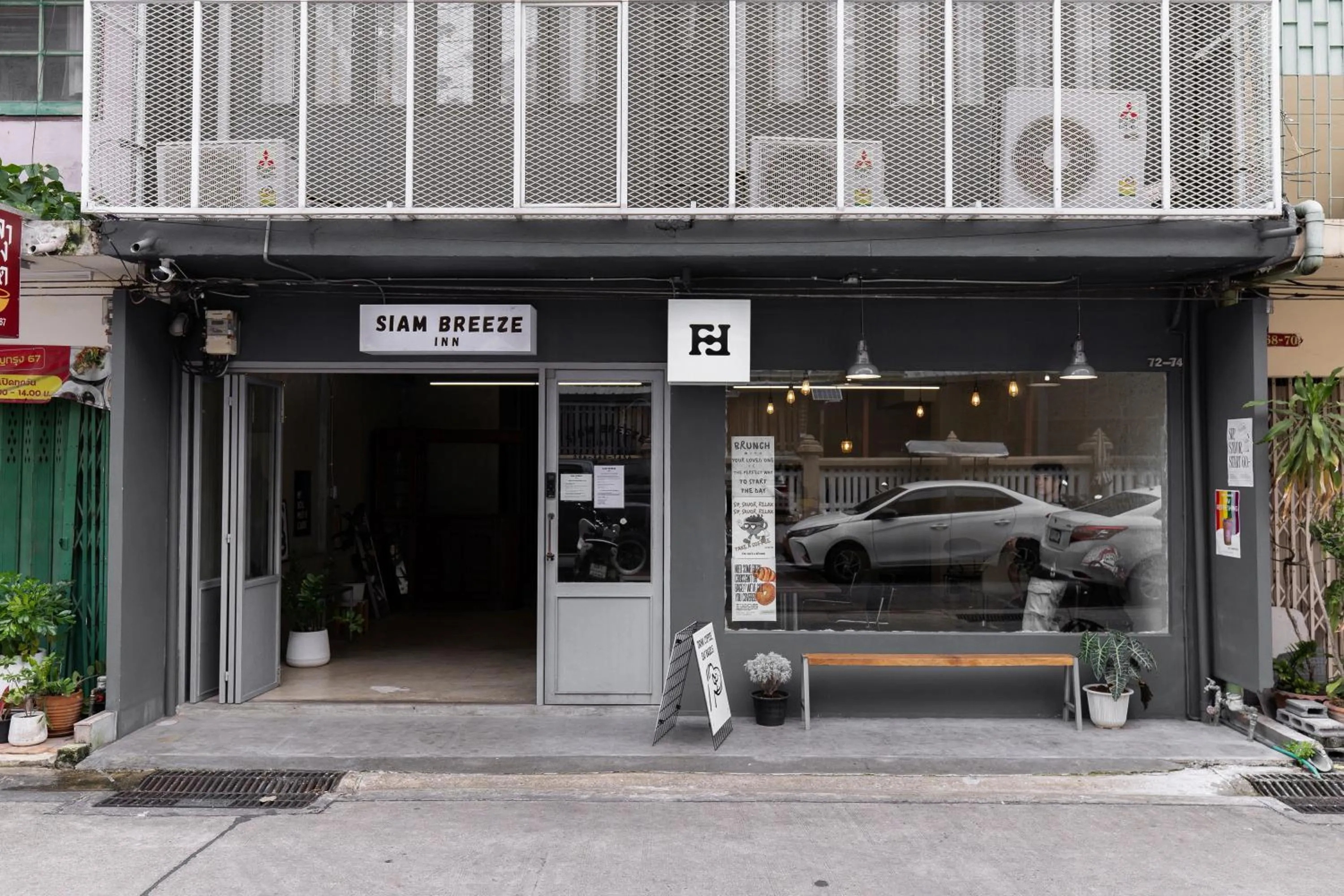 Property building in Siam Breeze Inn - Self Check-in