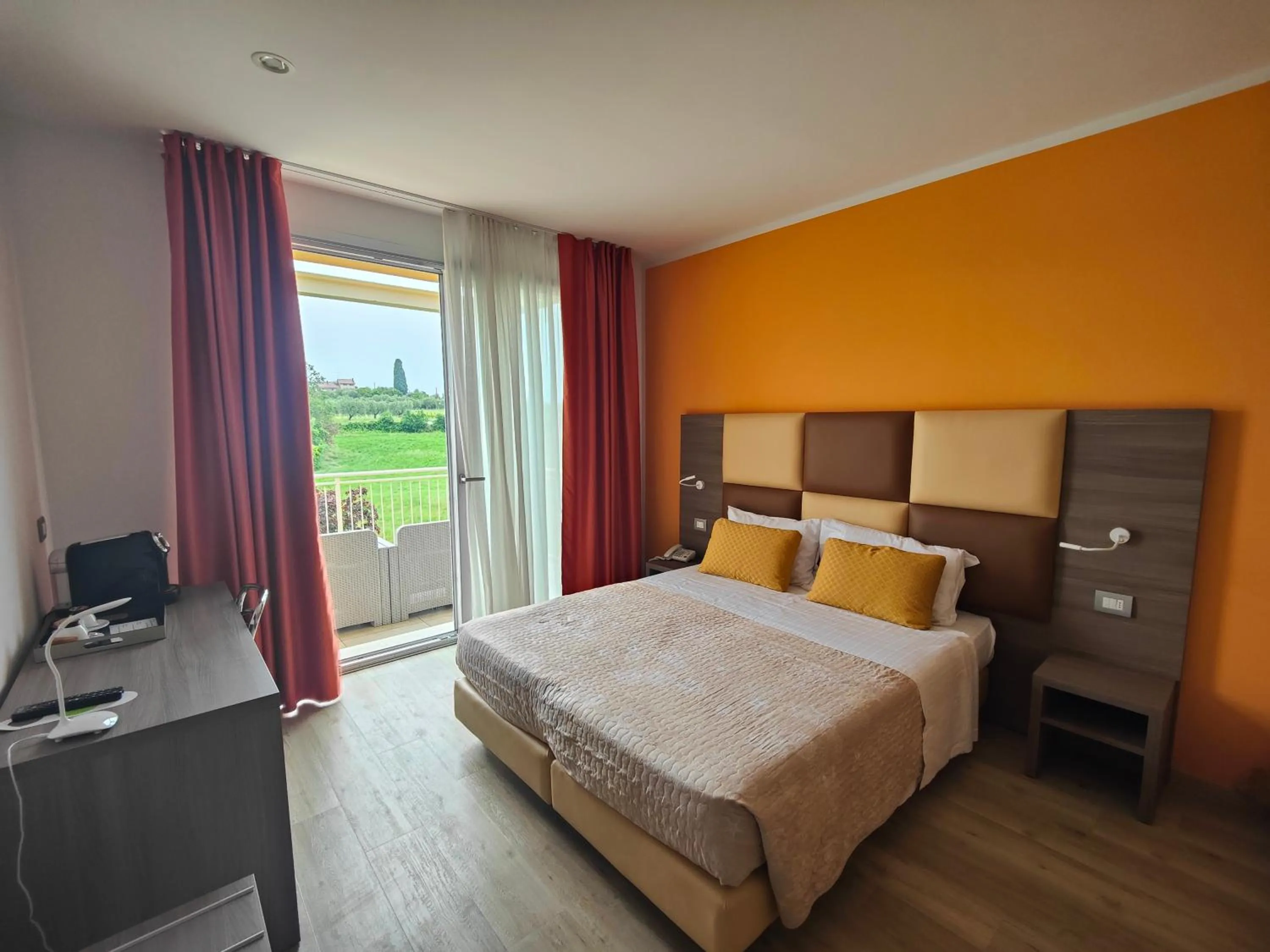 Bed in Hotel Bella Lazise