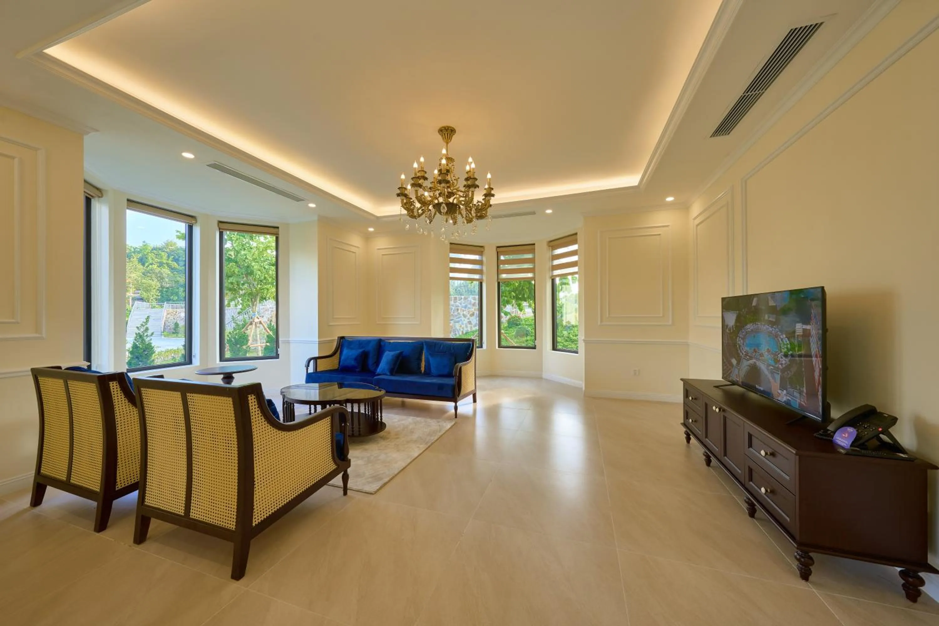 TV and multimedia in Venusgiti Hot Spring Resort & Spa