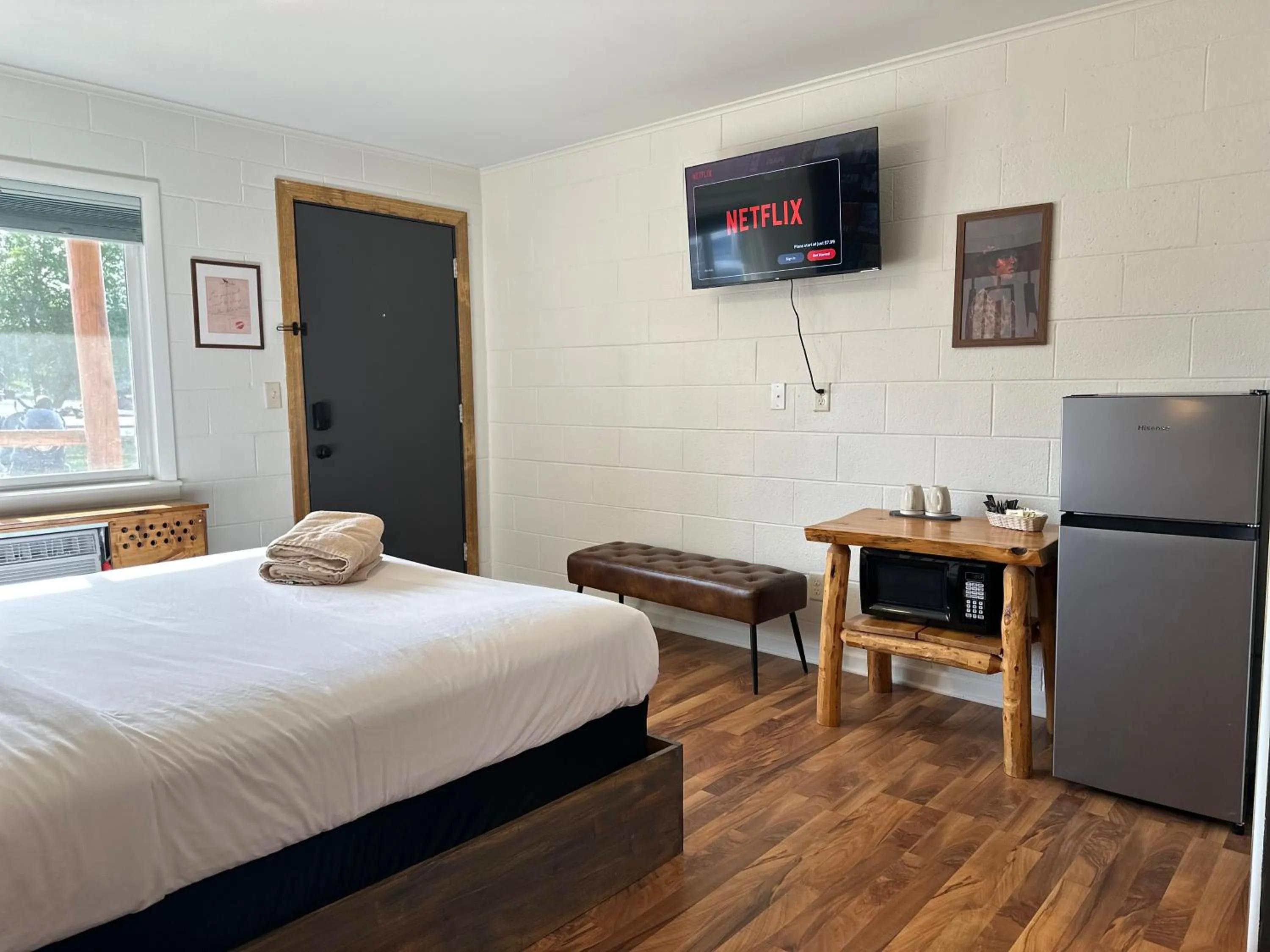 TV and multimedia, Bed in Elk Antler Inn