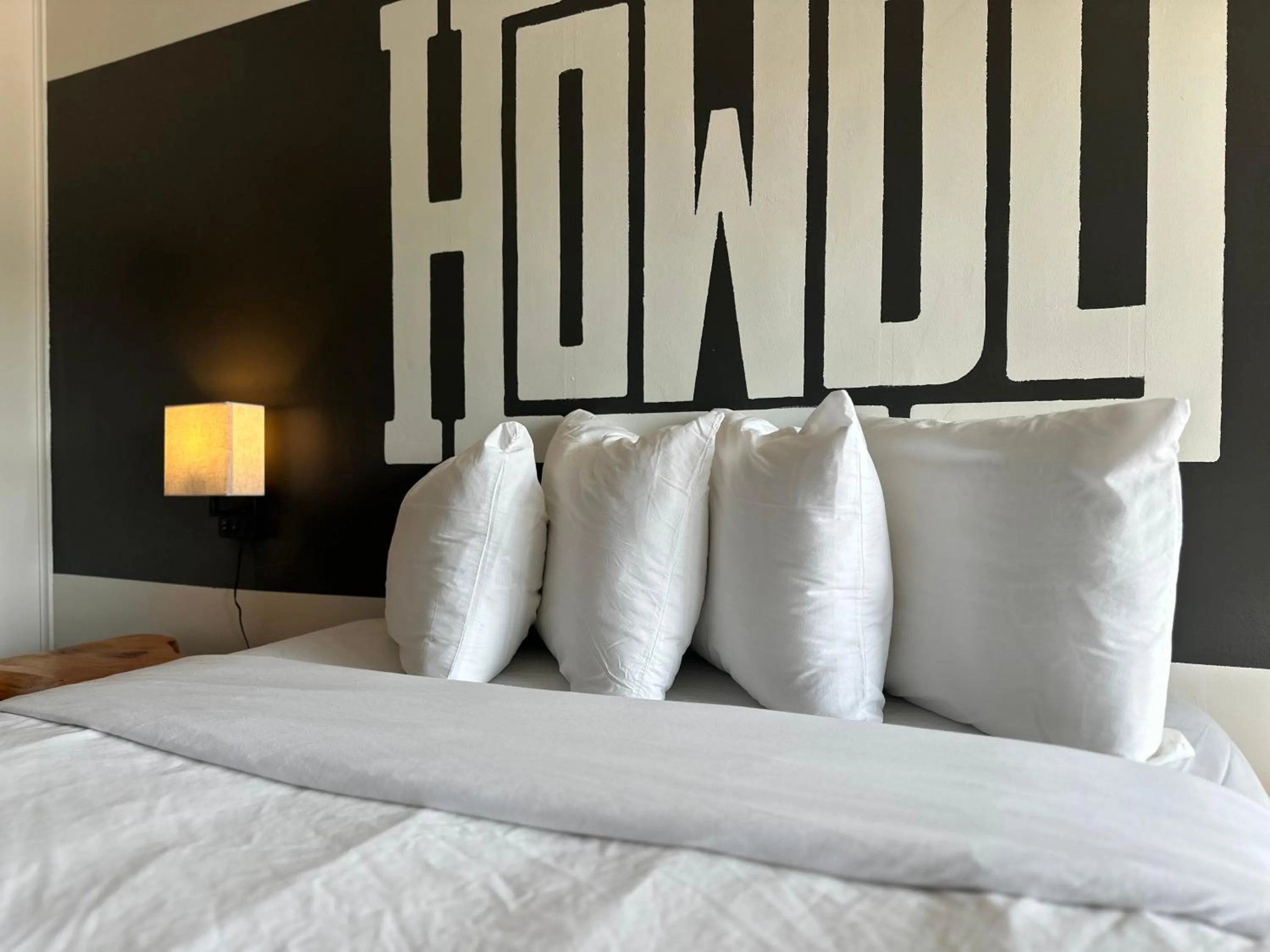 Bed in Elk Antler Inn