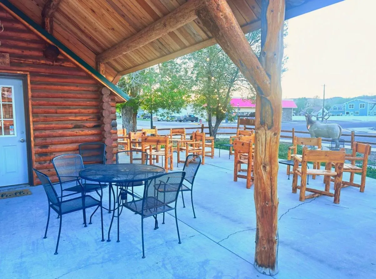 Elk Antler Inn