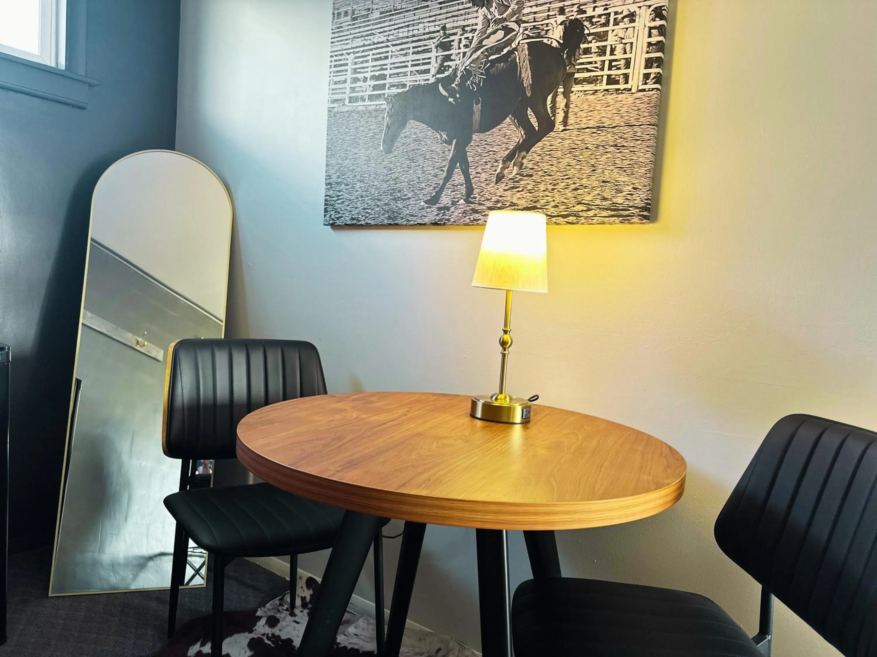Elk Antler Inn