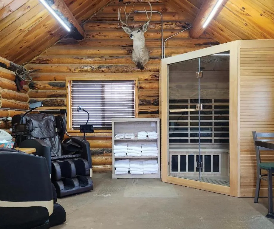 Elk Antler Inn