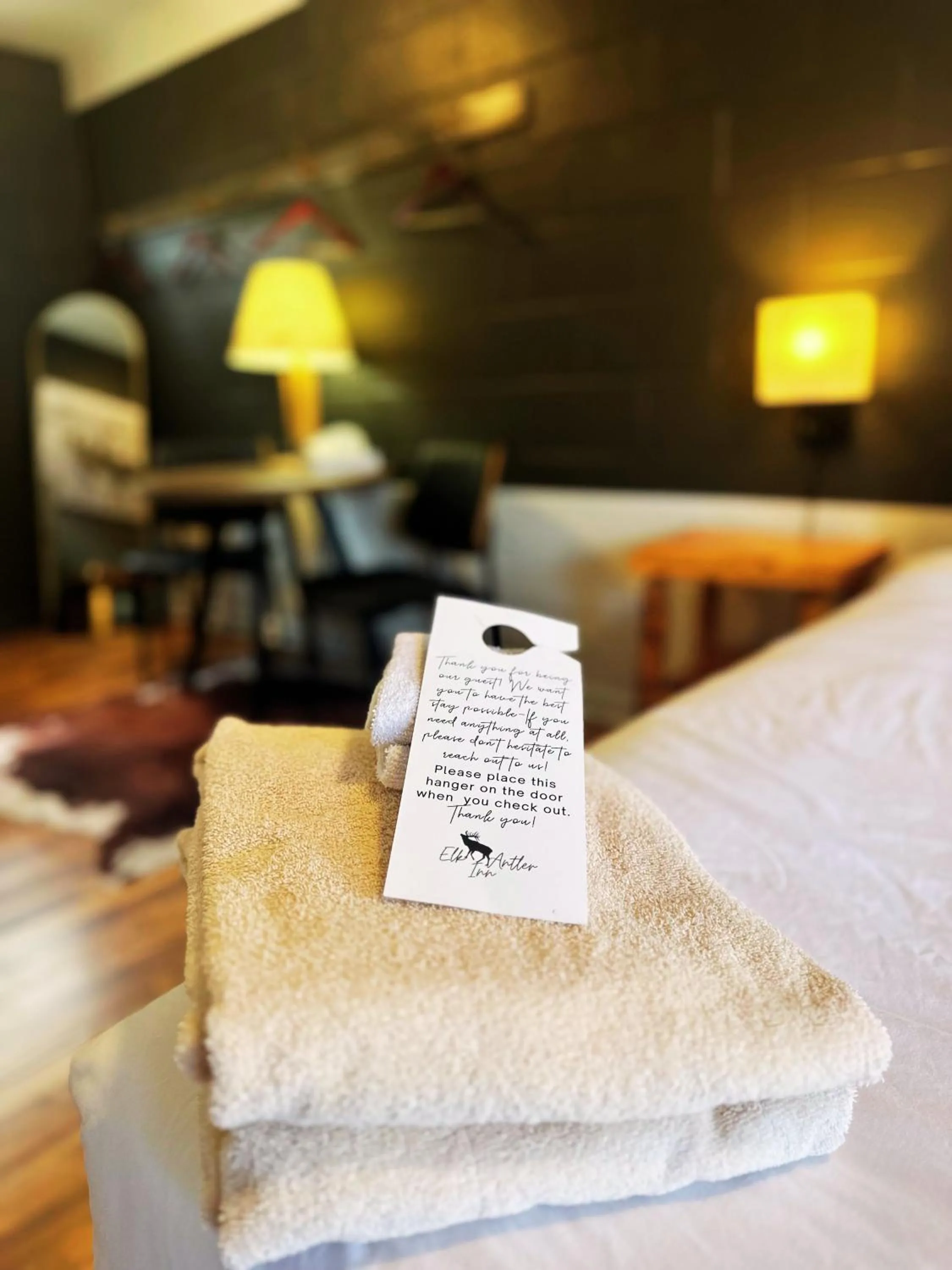 towels, Bed in Elk Antler Inn