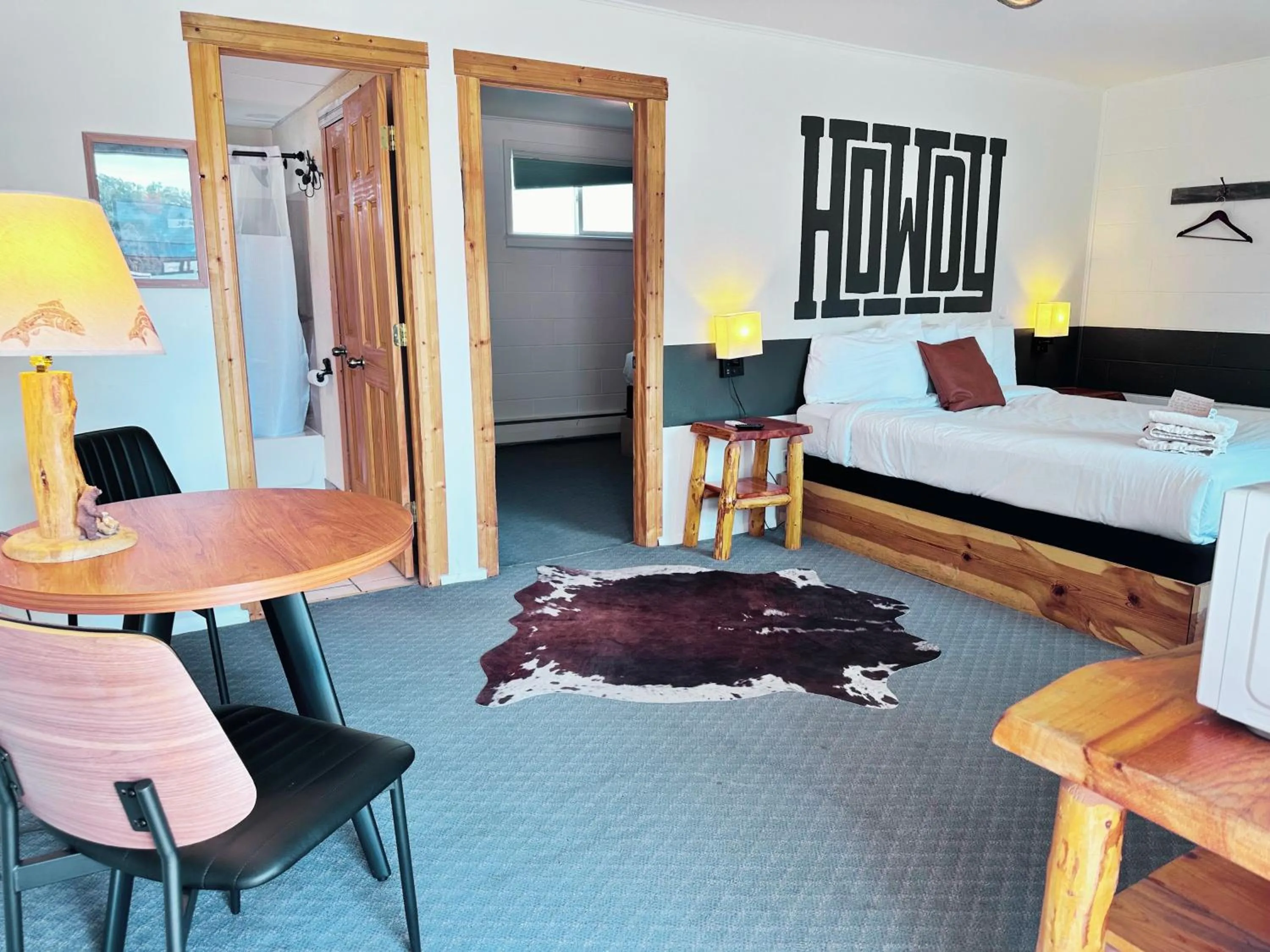 Bed in Elk Antler Inn