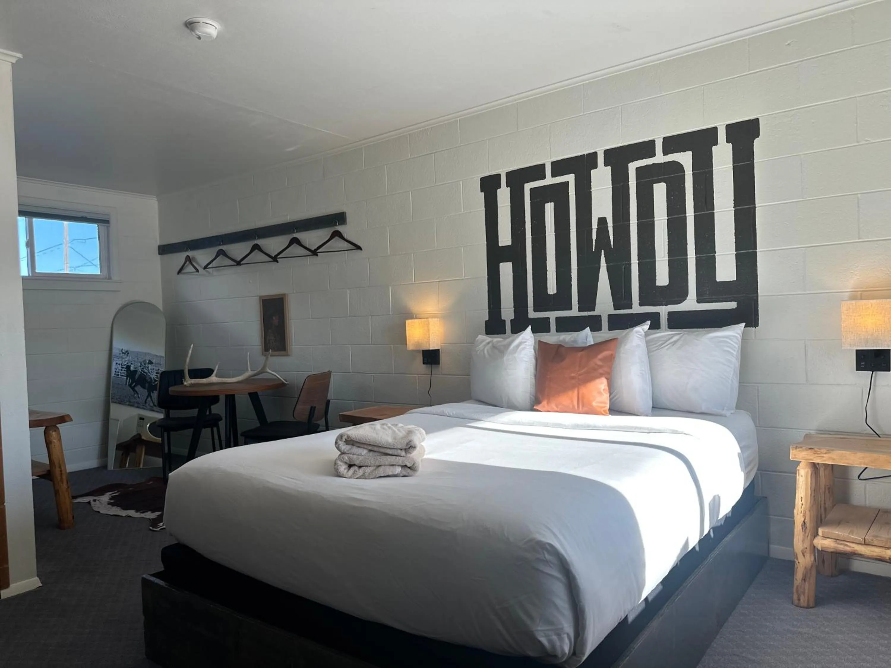 Bed in Elk Antler Inn