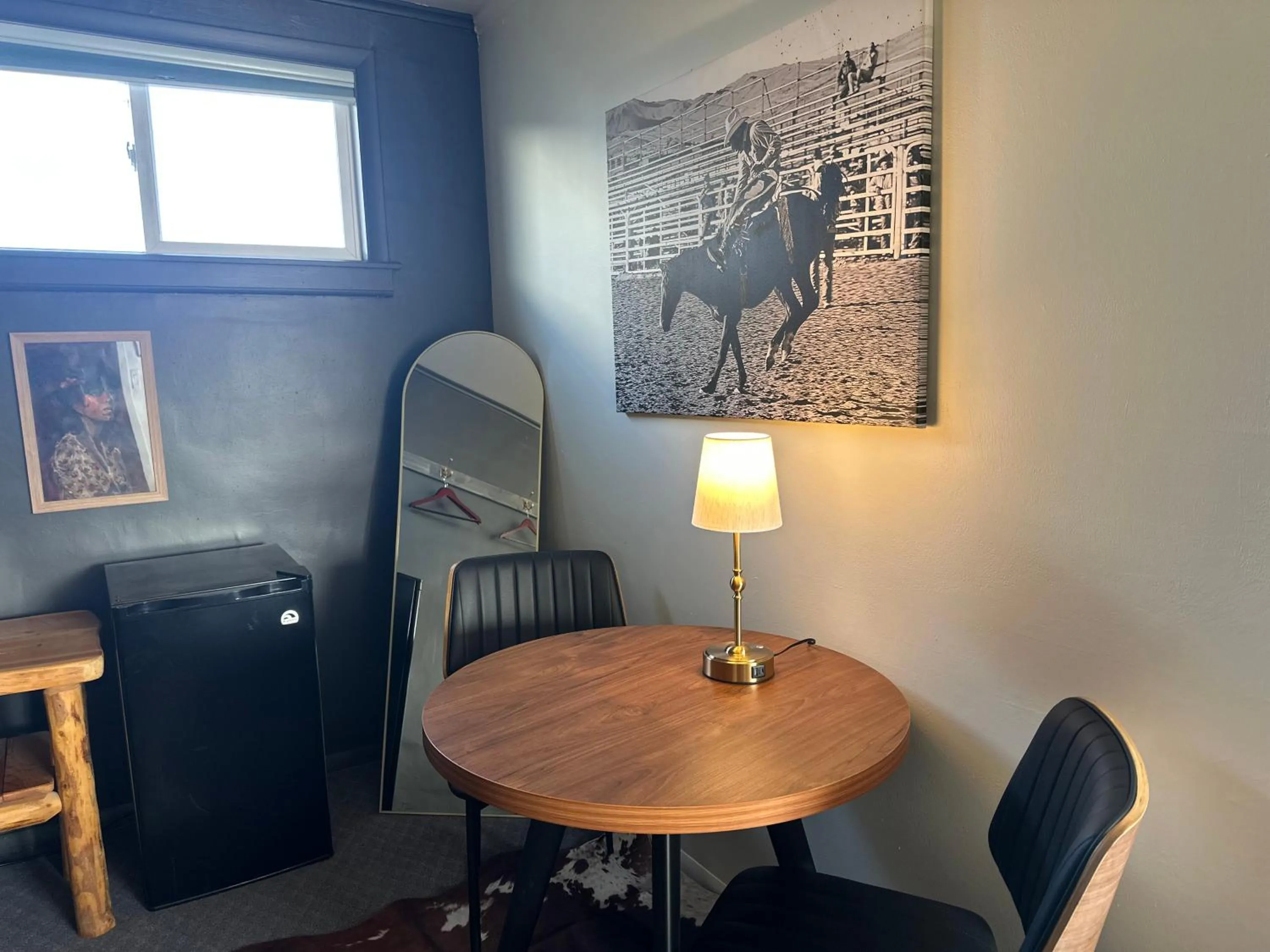 Dining area in Elk Antler Inn