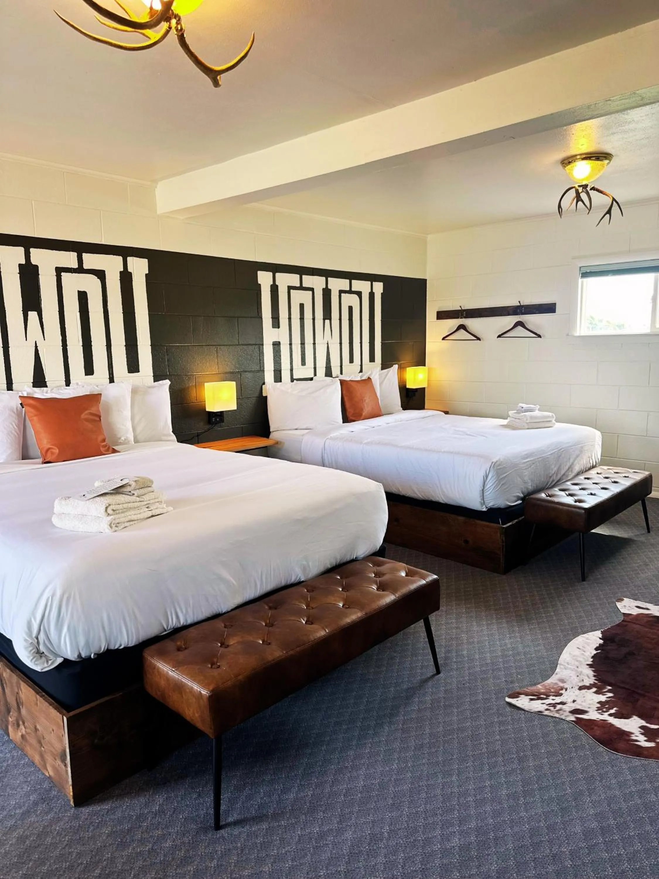 Bed in Elk Antler Inn