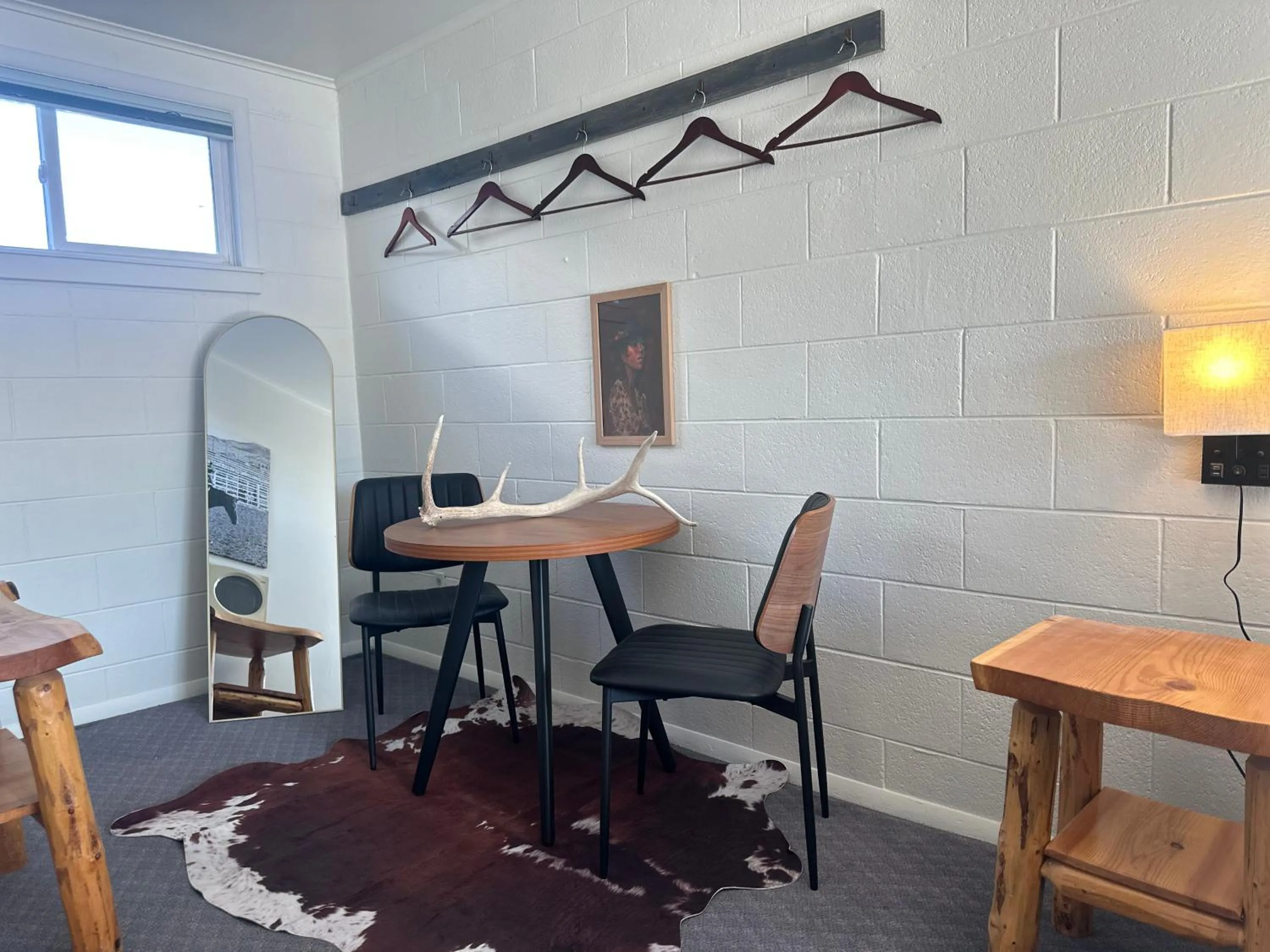 Dining area in Elk Antler Inn