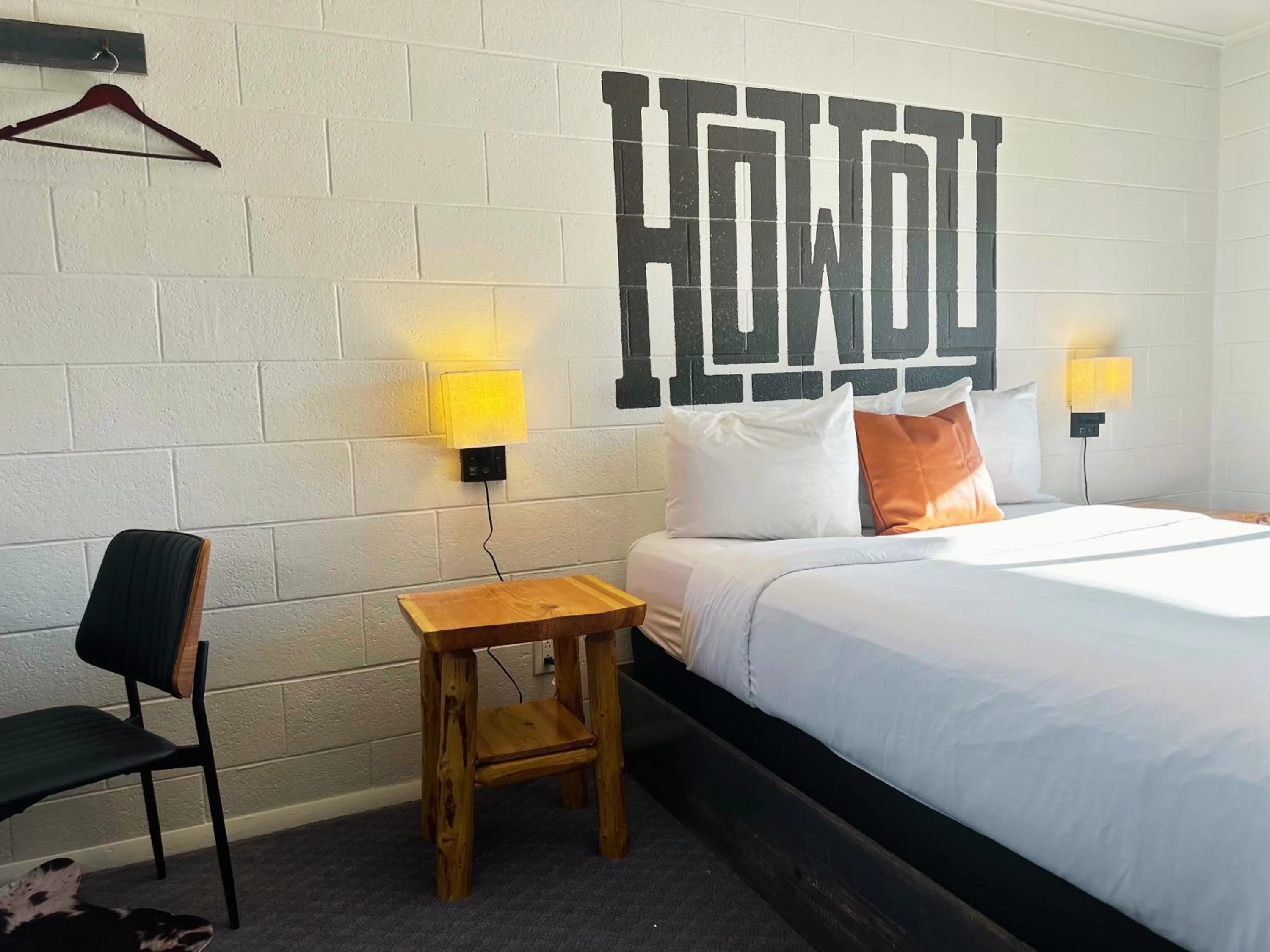 Bed in Elk Antler Inn