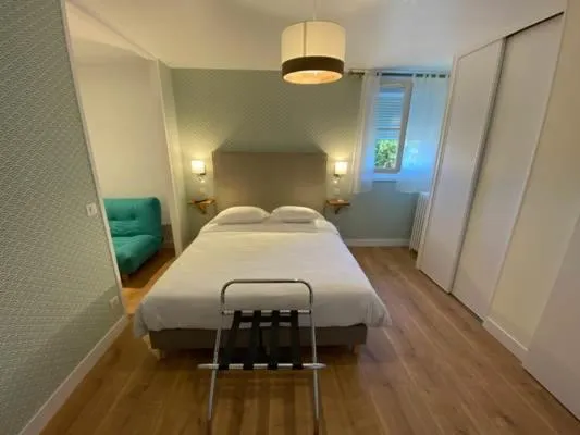 Bed in Hotel Le Central