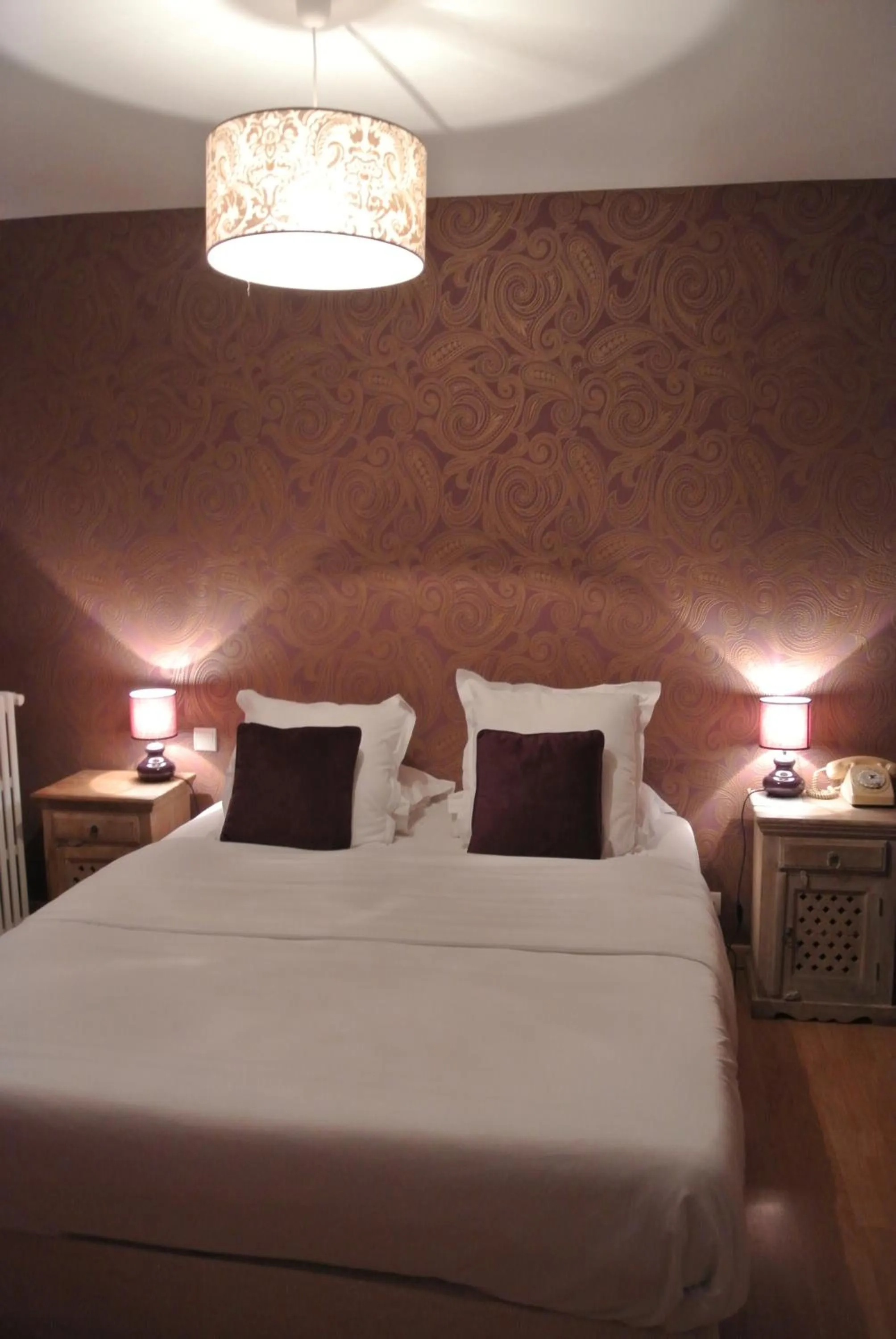 Bed in Hotel Le Central