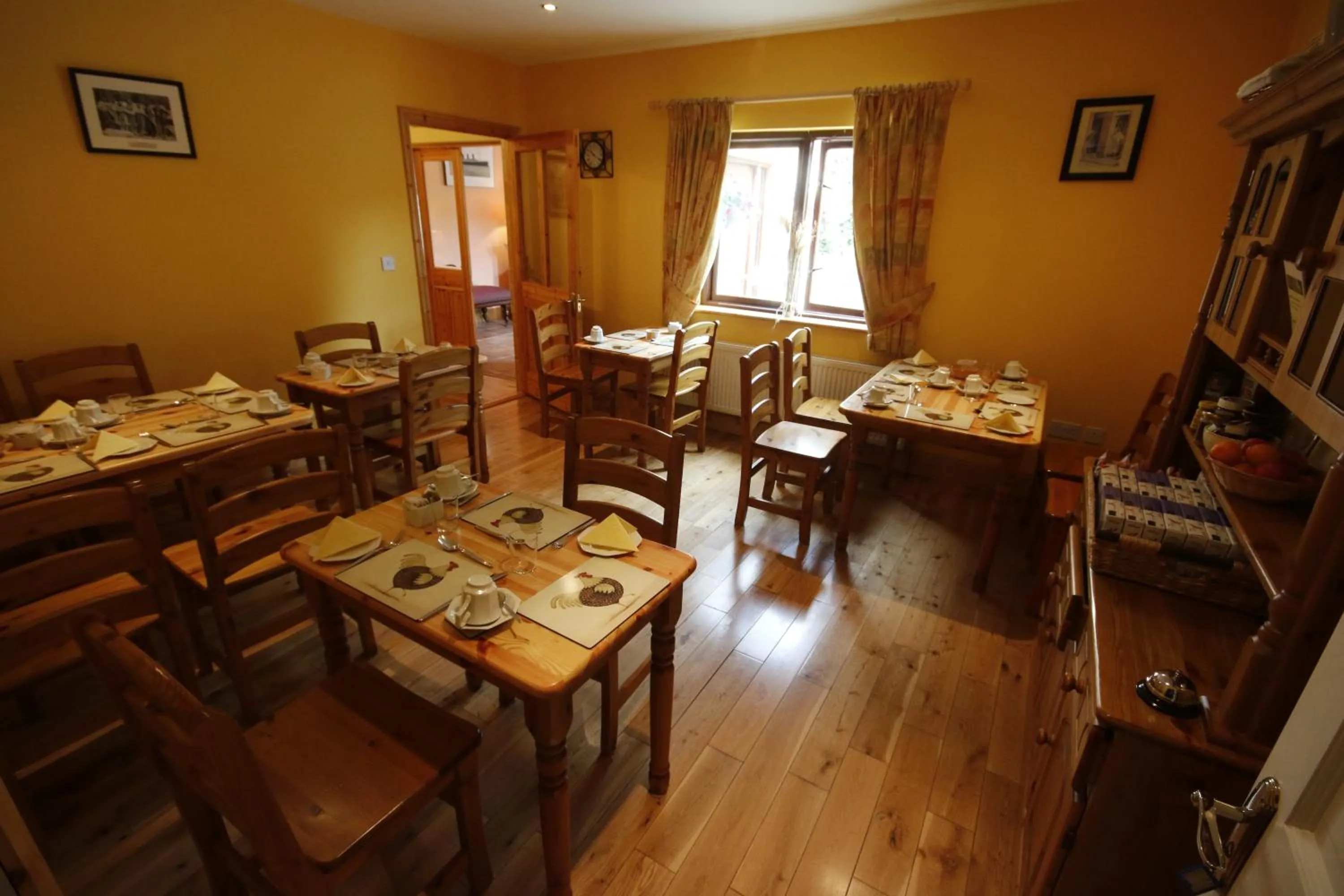 Restaurant/places to eat in Macreddin Rock Bed & Breakfast