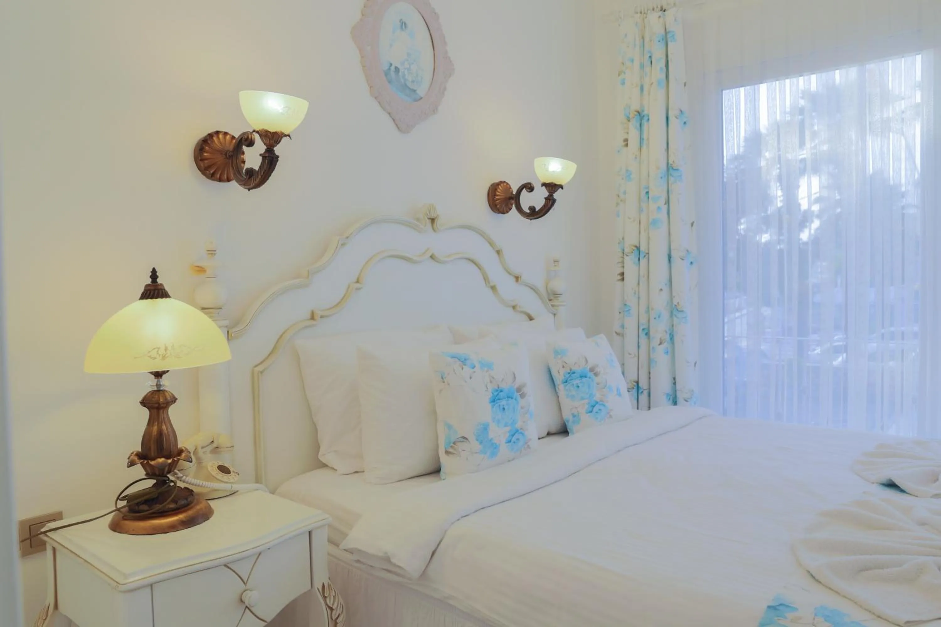 Photo of the whole room, Bed in Dantela Butik Hotel