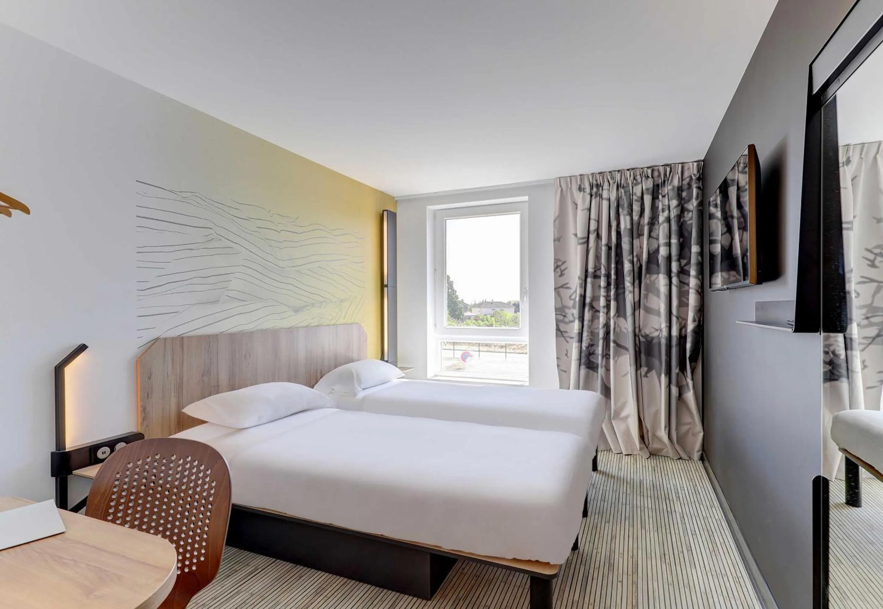 Bedroom, Bed in B&B HOTEL Moulins Avermes