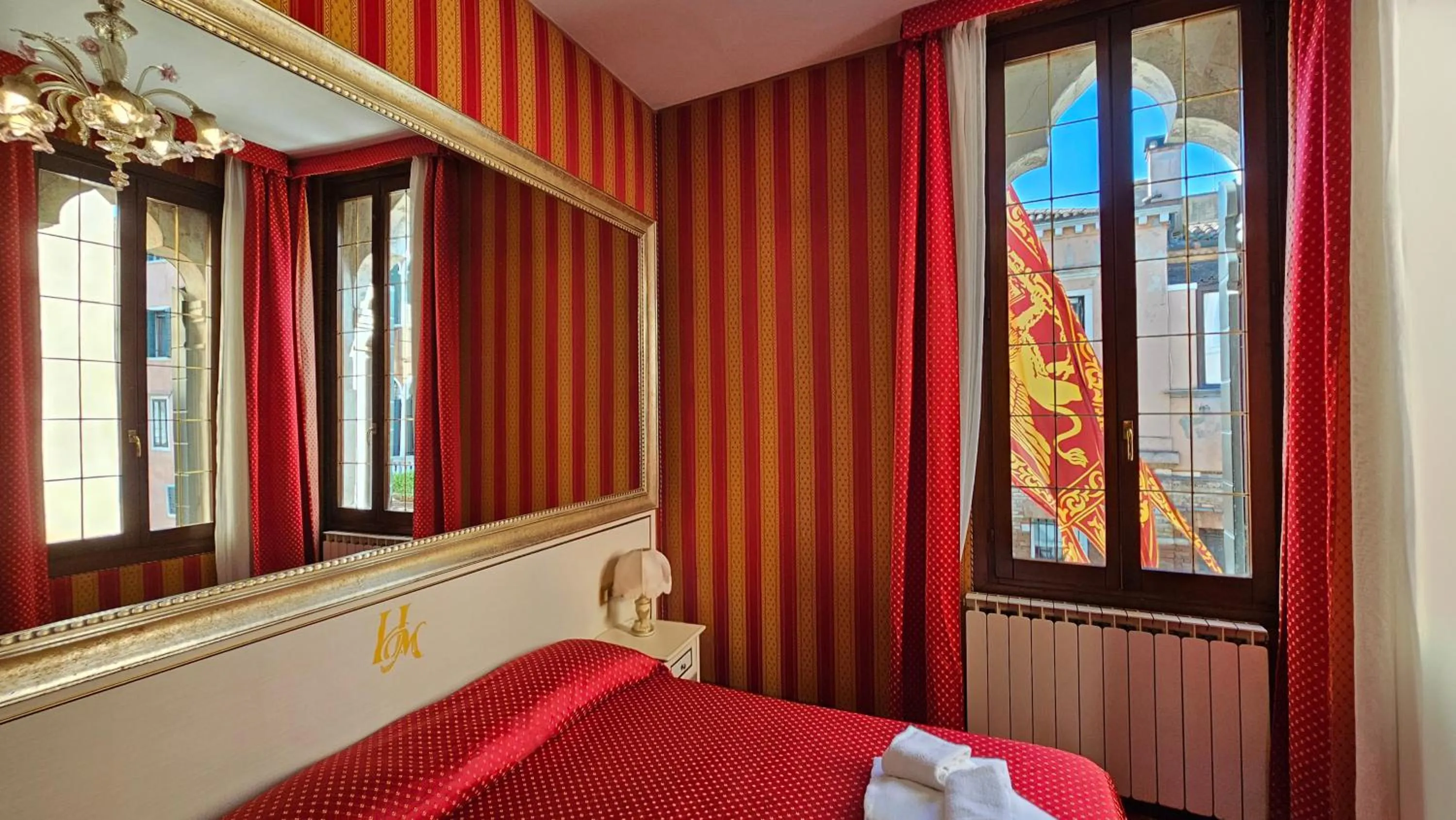 Photo of the whole room, Bed in Messner Palace