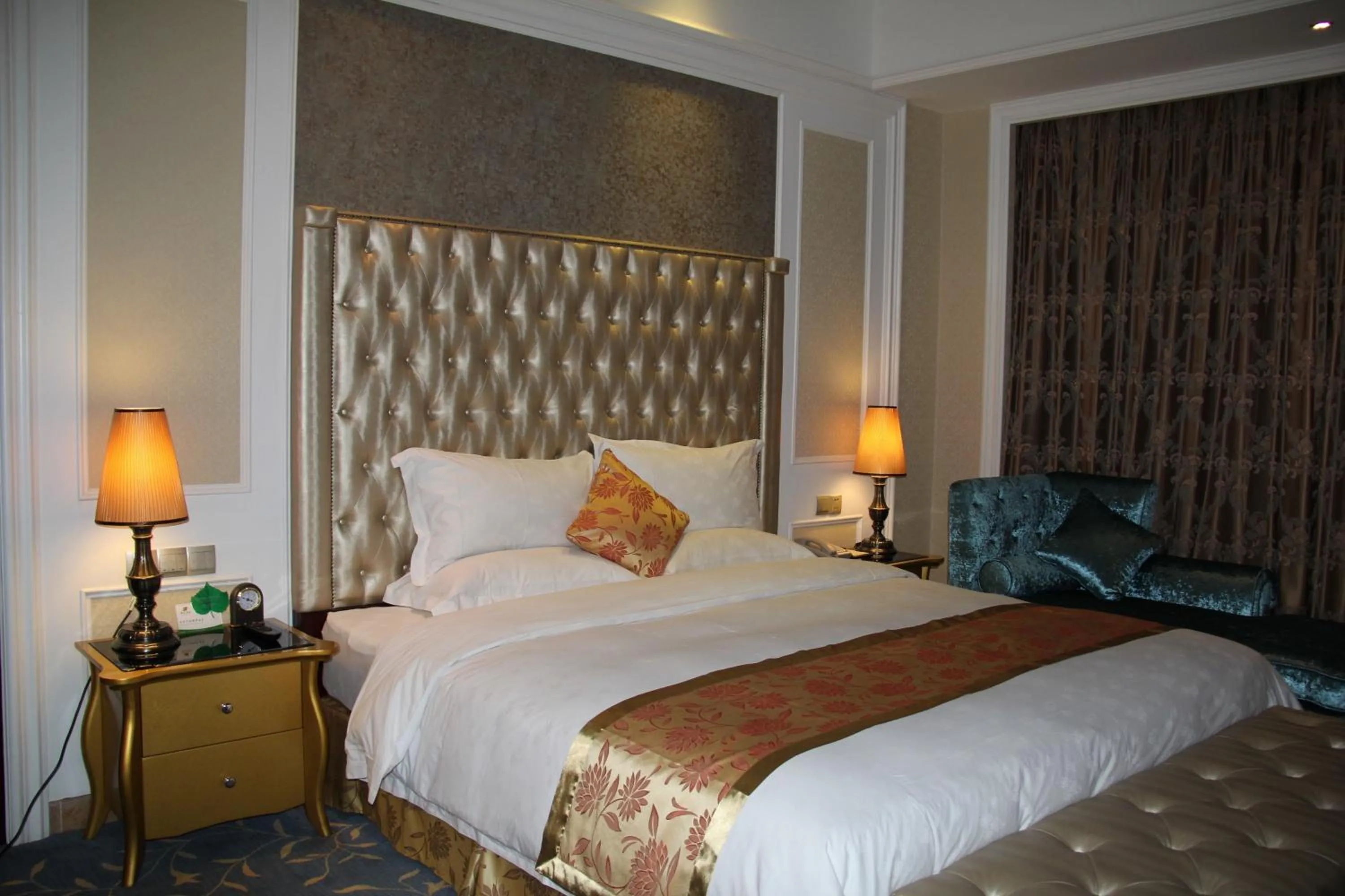 Photo of the whole room in Elong Me Hotel