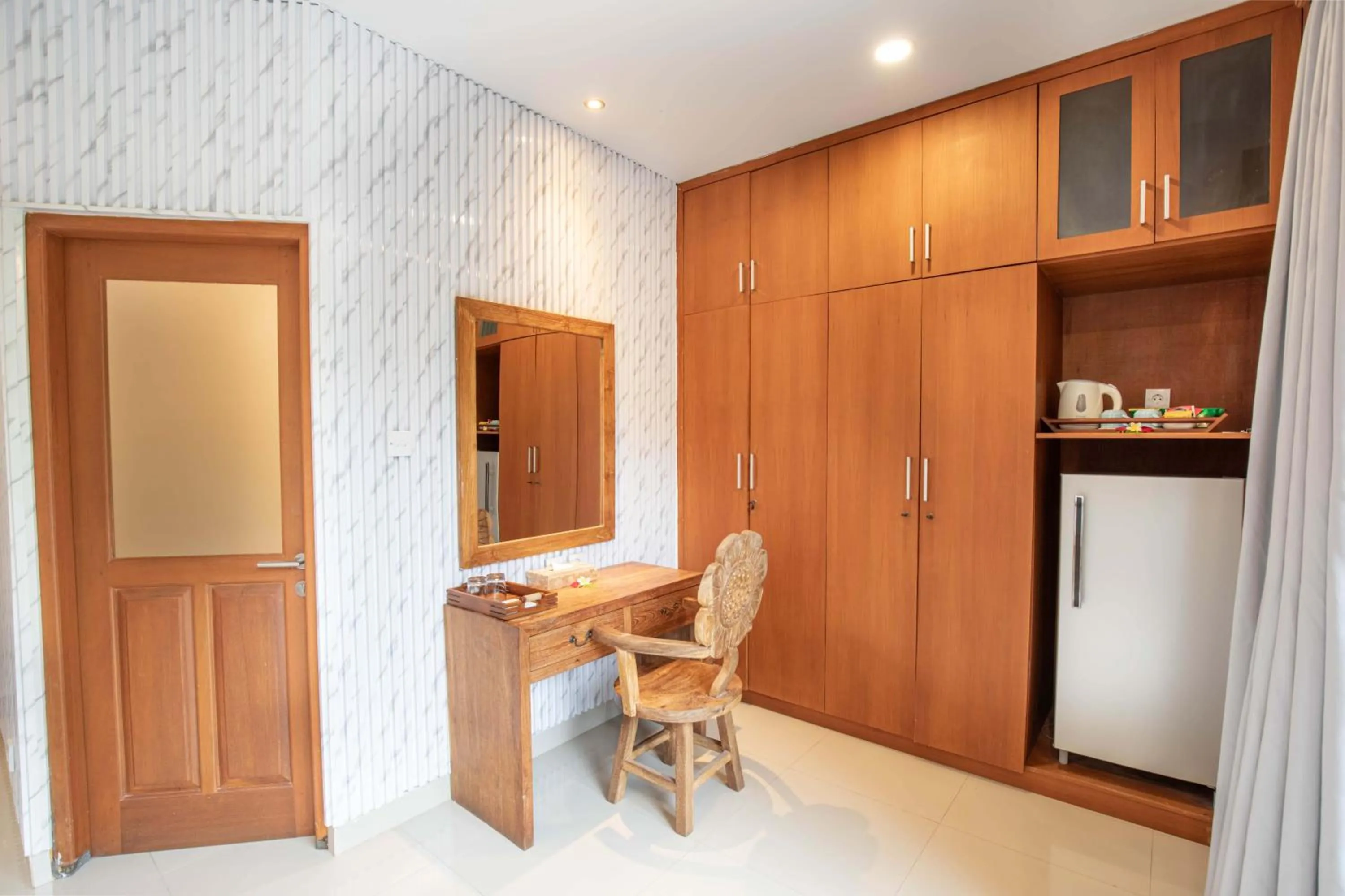 wardrobe in Amoya Inn