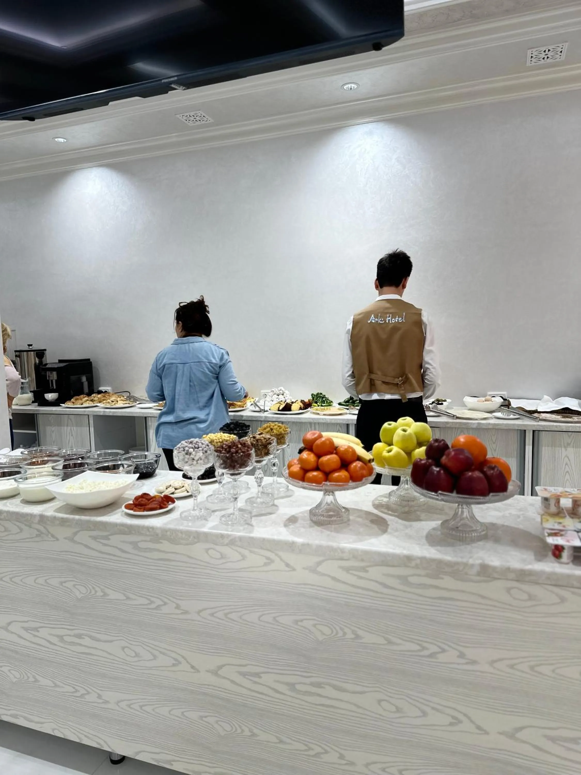 Restaurant/places to eat in Ark Hotel