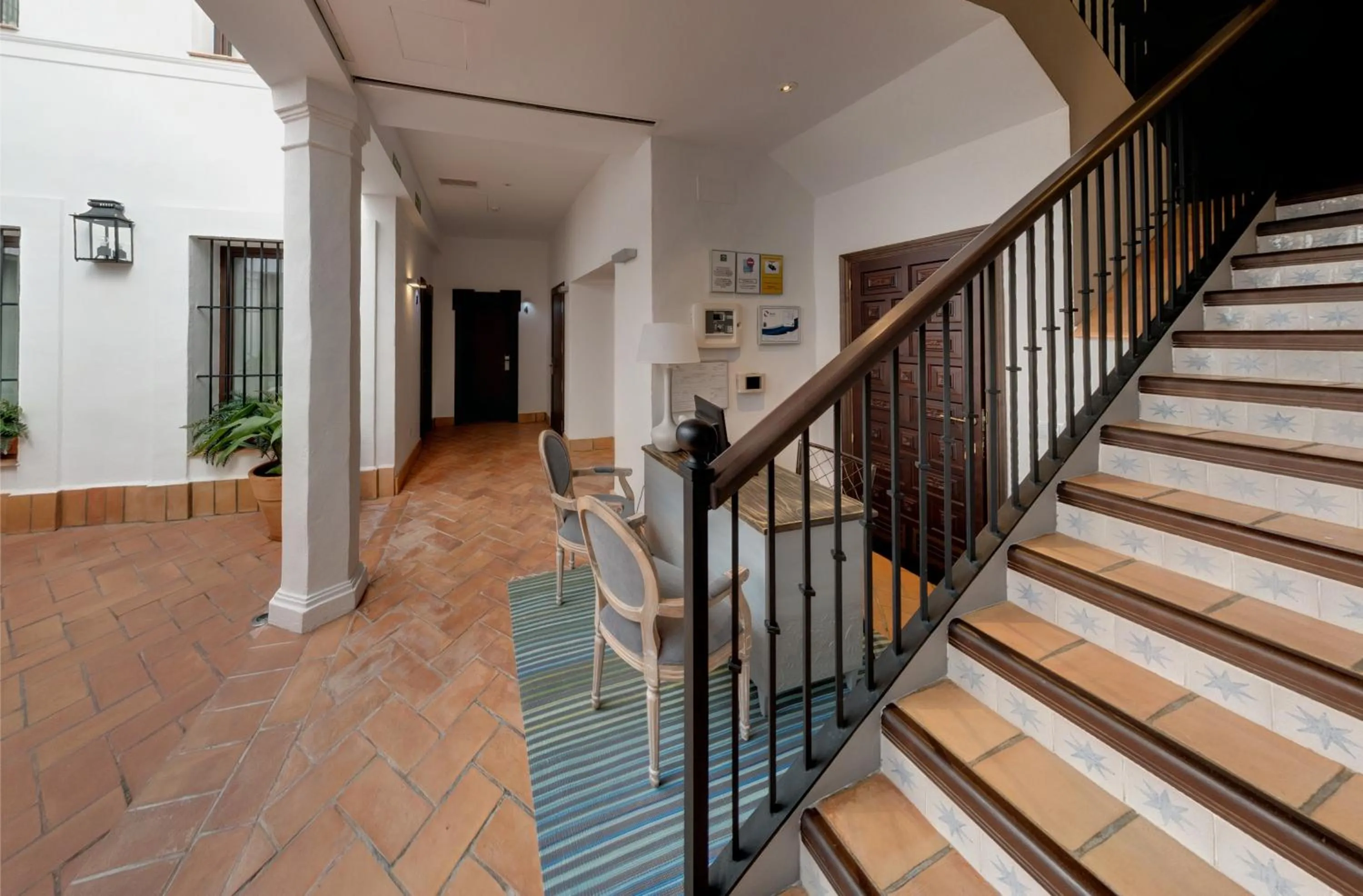 Lobby or reception in Suites Murillo Catedral