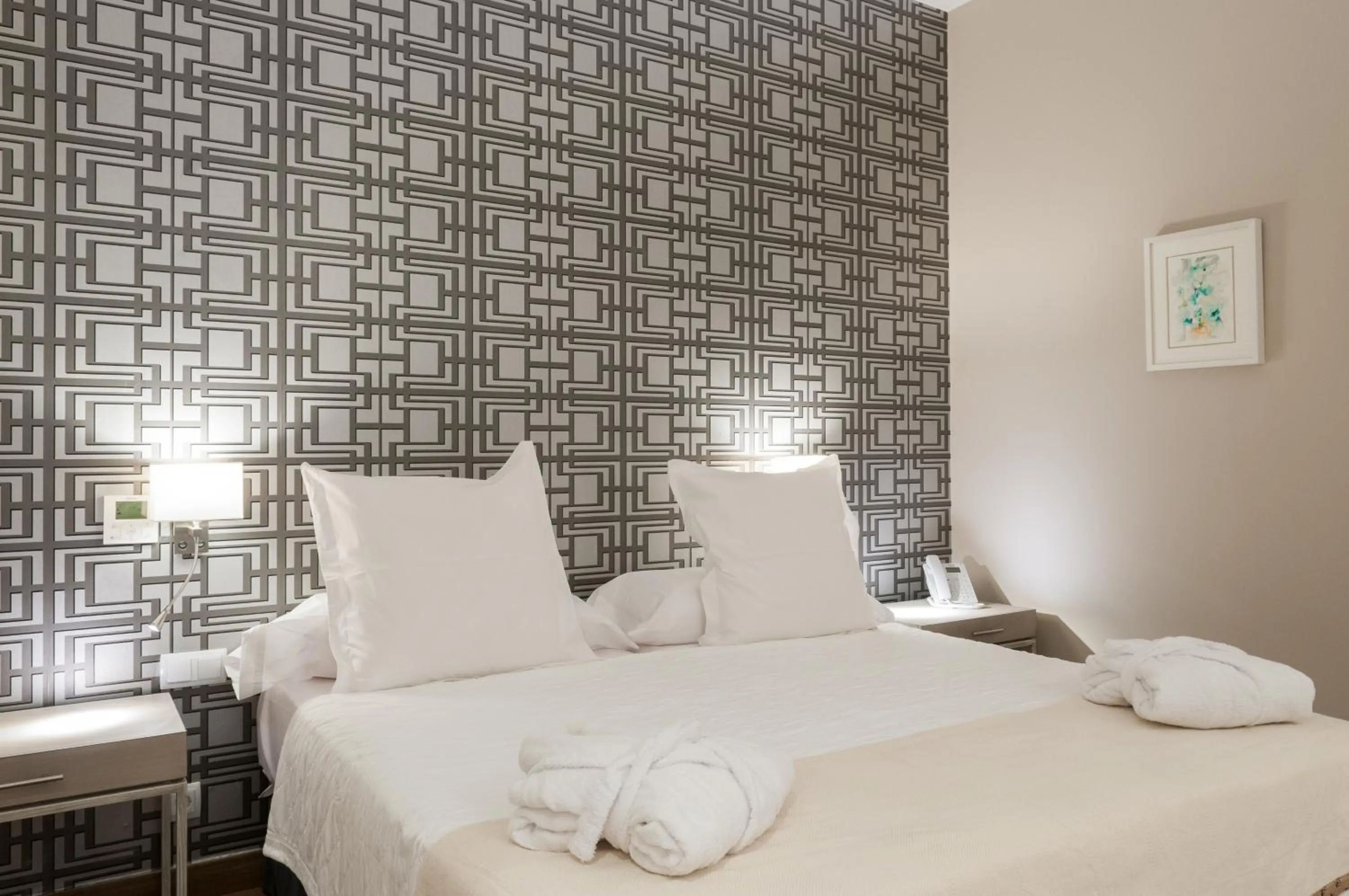 Bed in Suites Murillo Catedral