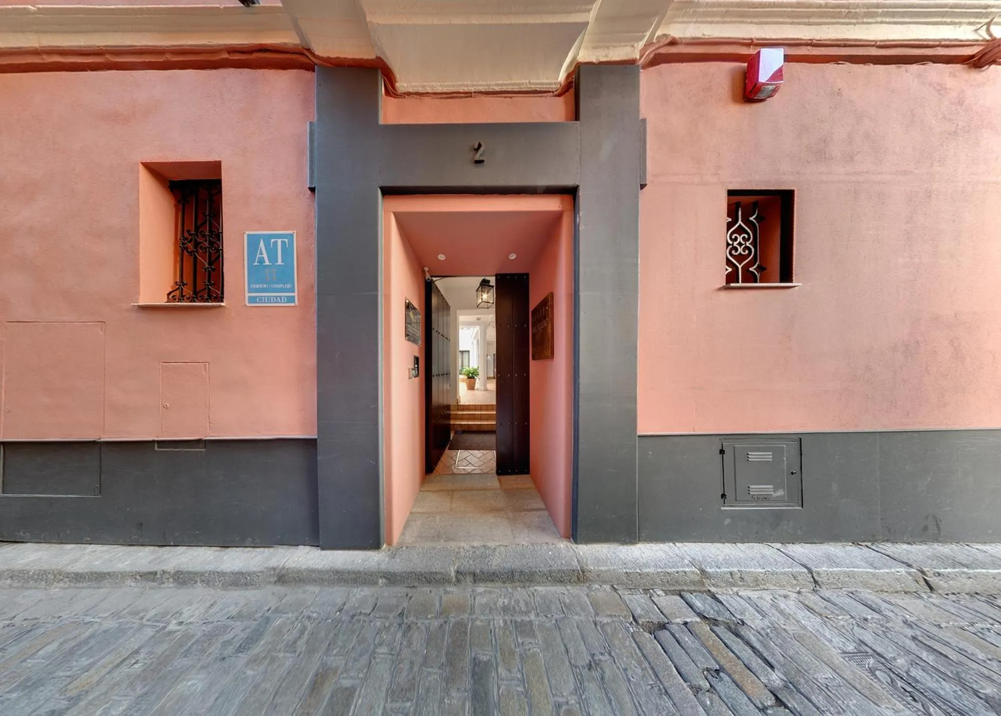 Facade/entrance in Suites Murillo Catedral