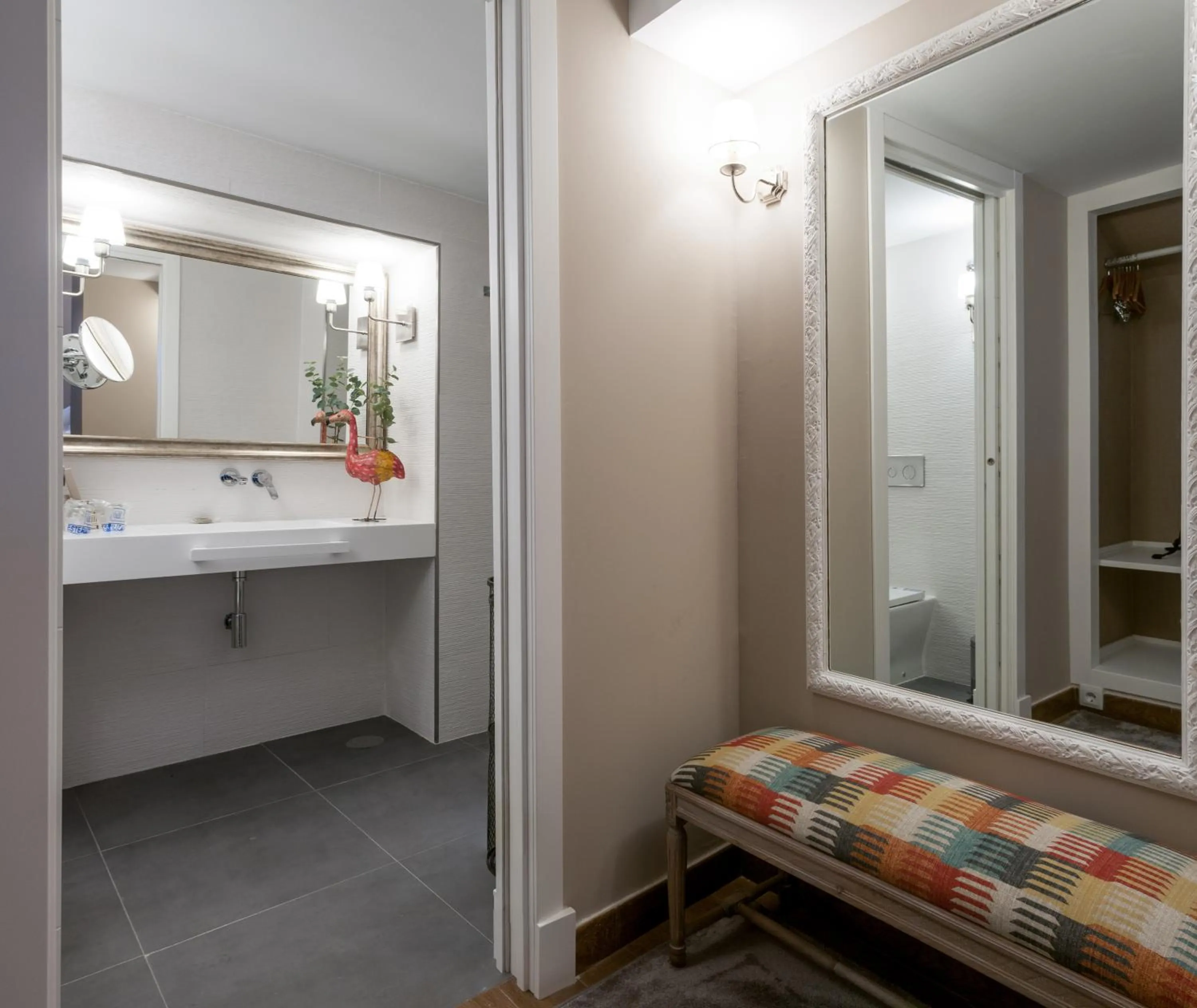 Bathroom in Suites Murillo Catedral