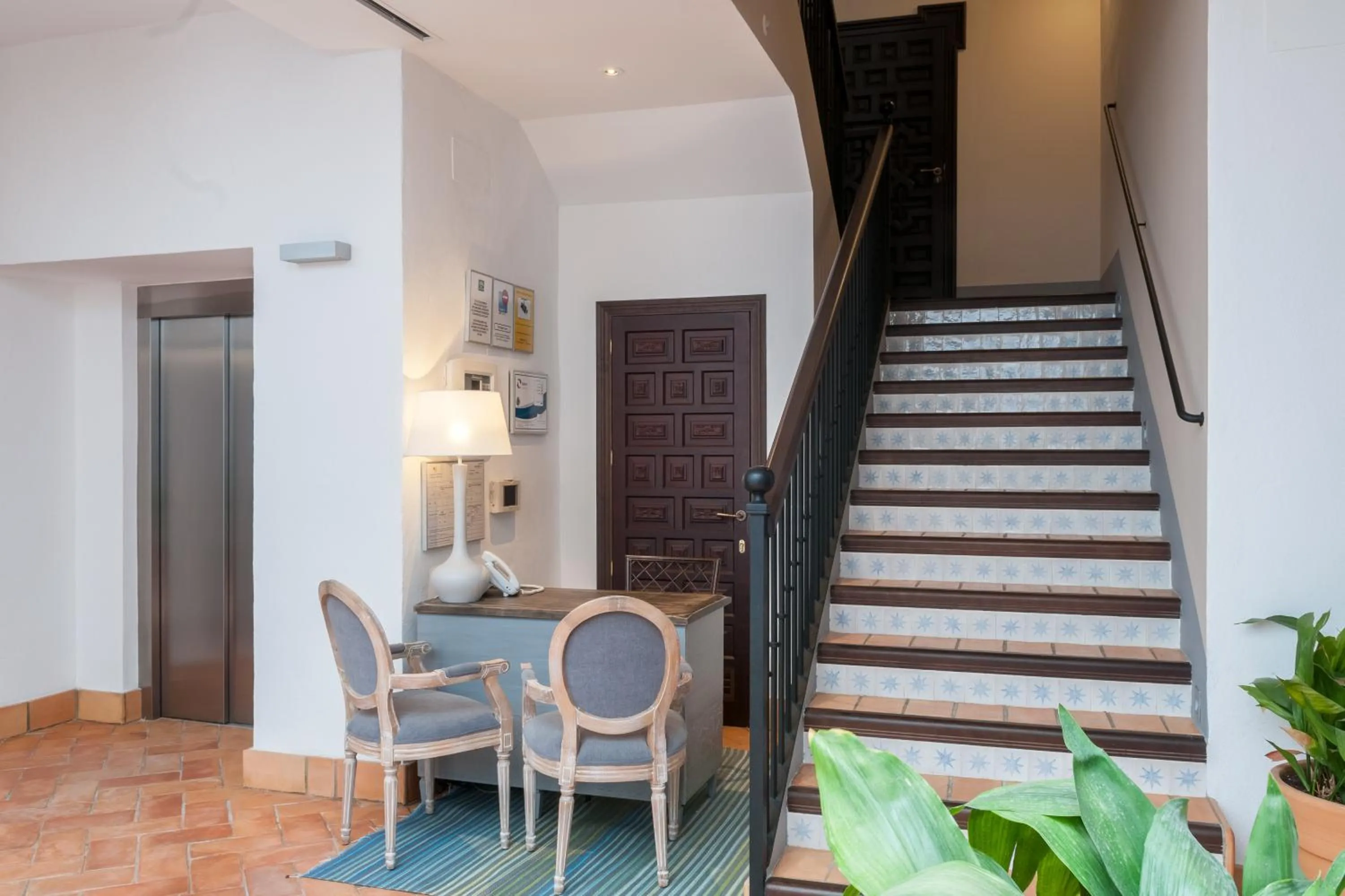 Lobby or reception in Suites Murillo Catedral