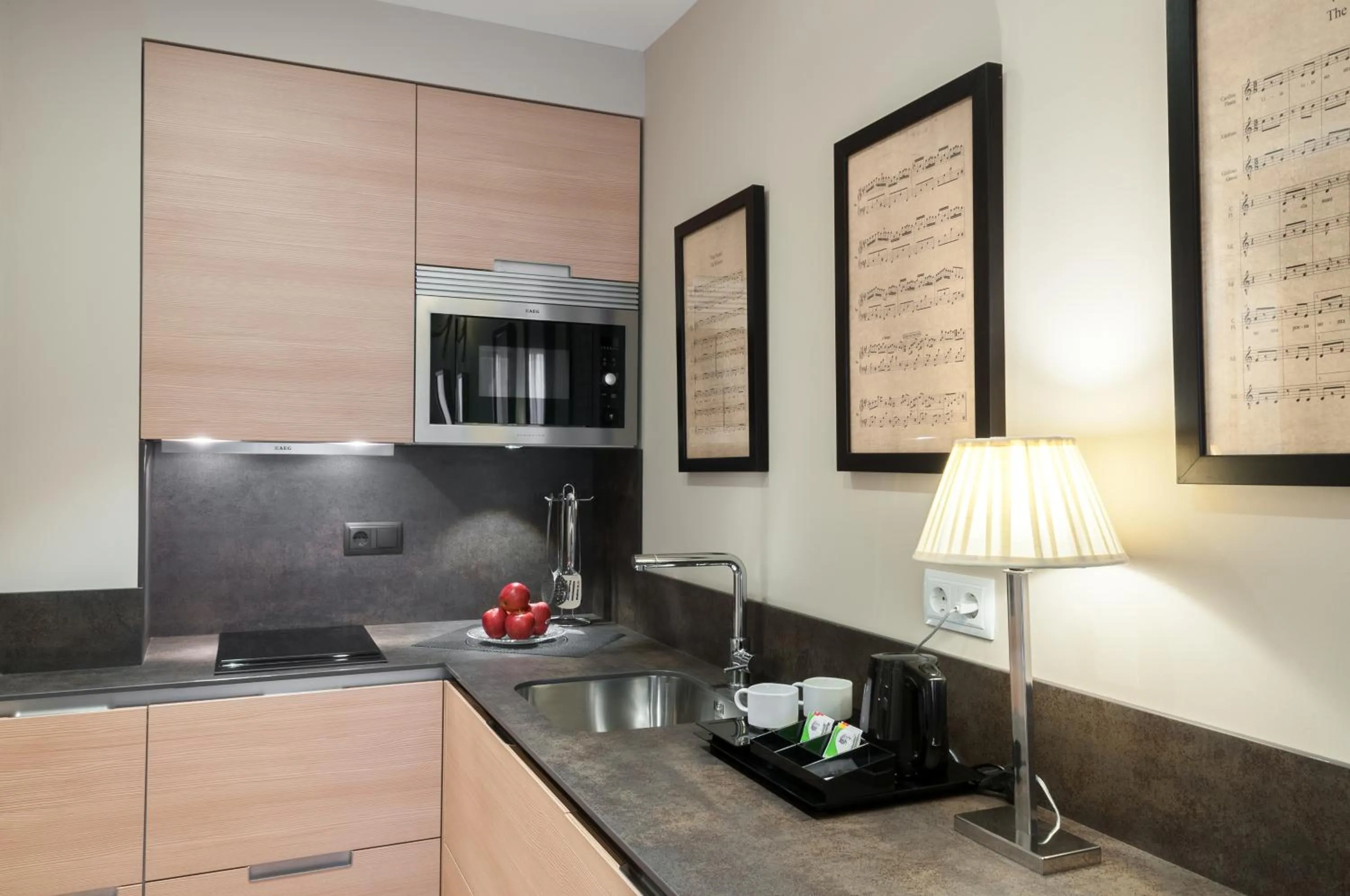 Kitchen or kitchenette in Suites Murillo Catedral